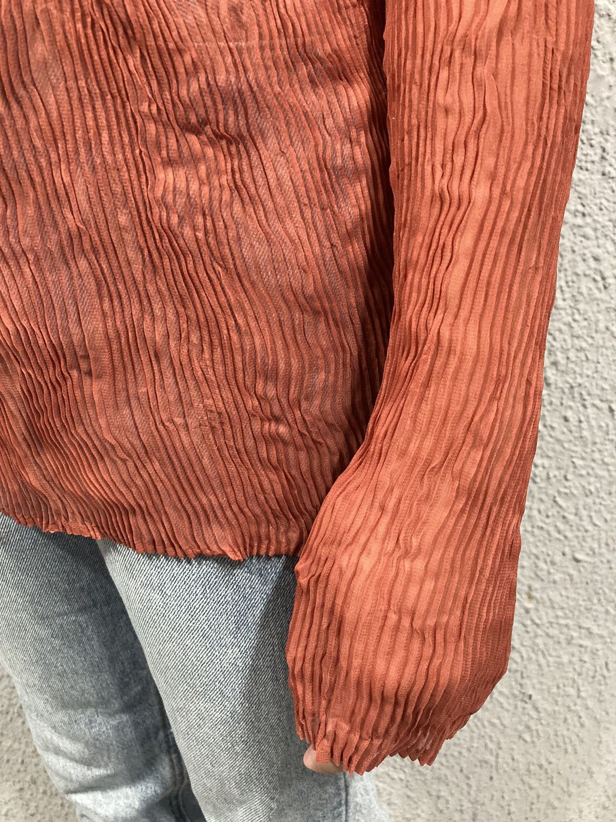 Issey Miyake Wavy Pleated Long Sleeved Turtleneck Size M / US 6-8 / IT 42-44 - 2 Thumbnail