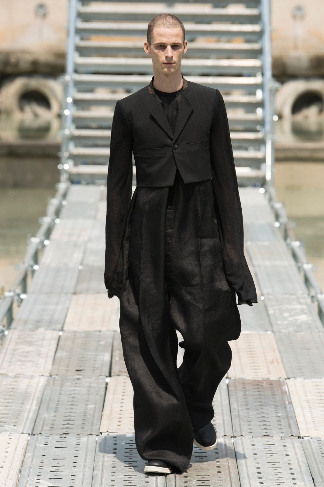Rick Owens SS18 DIRT RUNWAY LITTLE JOE BLAZER DECONSTRUCTED 