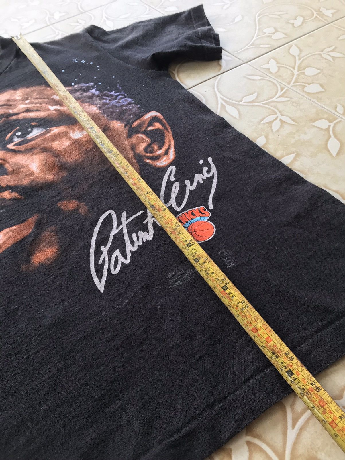 NBA 1991 Patrick Ewing Big Face Gardner Graphics 90s Anvil Shirt Size US S / EU 44-46 / 1 - 10 Thumbnail