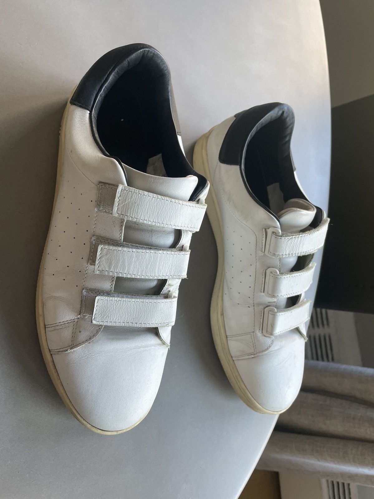 Velcro leather low tops
