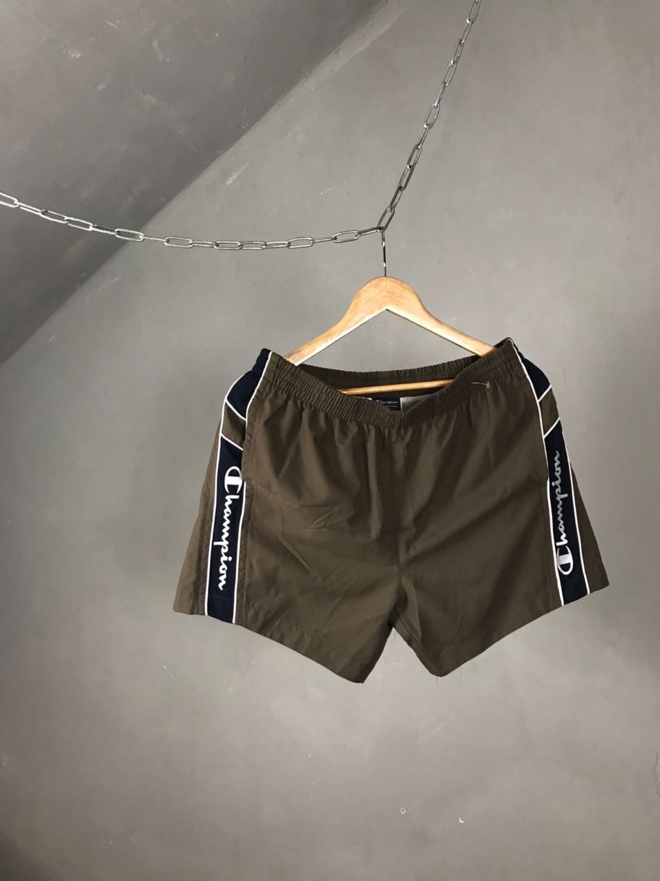 Champion × Vintage Champion vintage streetwear lampas shorts Size US 32 / EU 48 - 1 Thumbnail