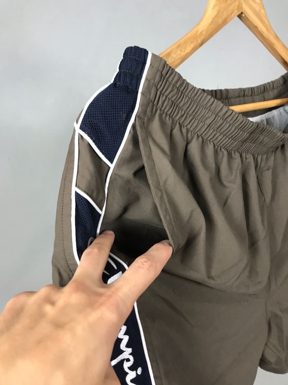 Champion × Vintage Champion vintage streetwear lampas shorts Size US 32 / EU 48 - 4 Thumbnail