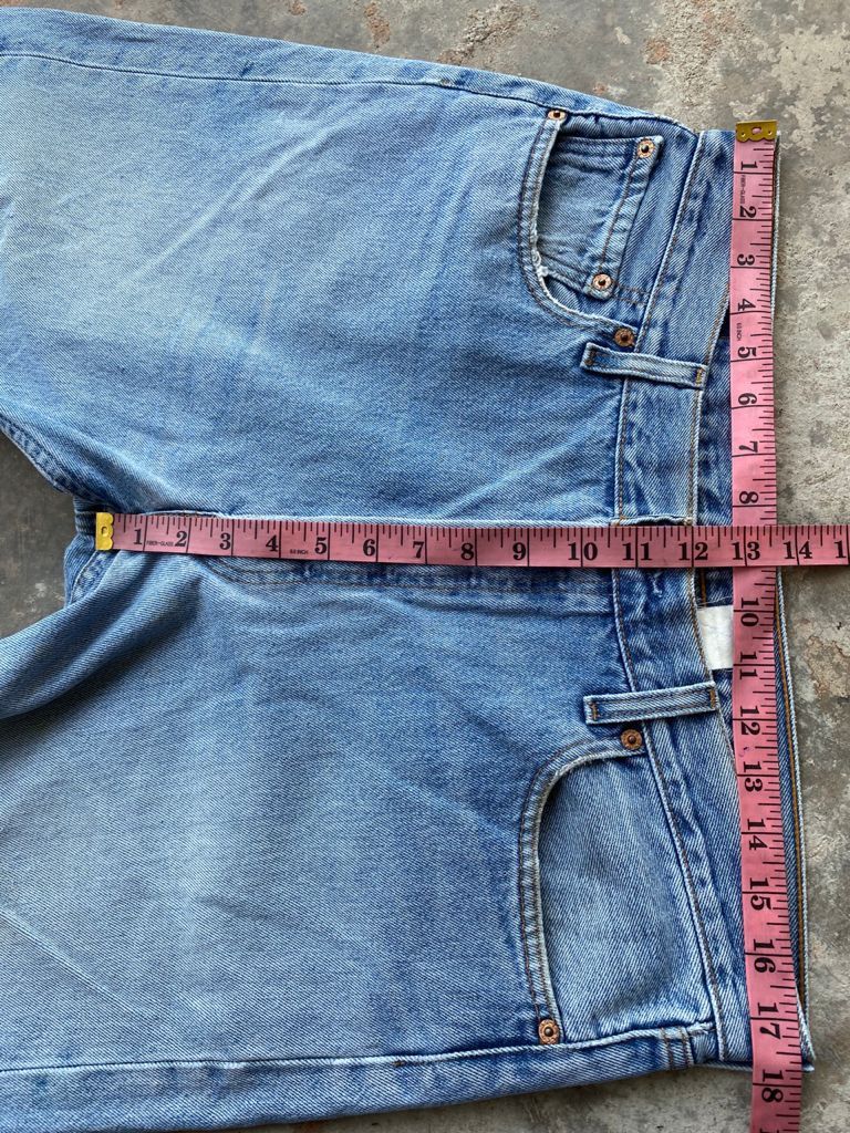 Levi's RARE🔥90's Light blue Wash Vintage Levi's 501 Jeans 35x30 Size US 35 - 16 Thumbnail