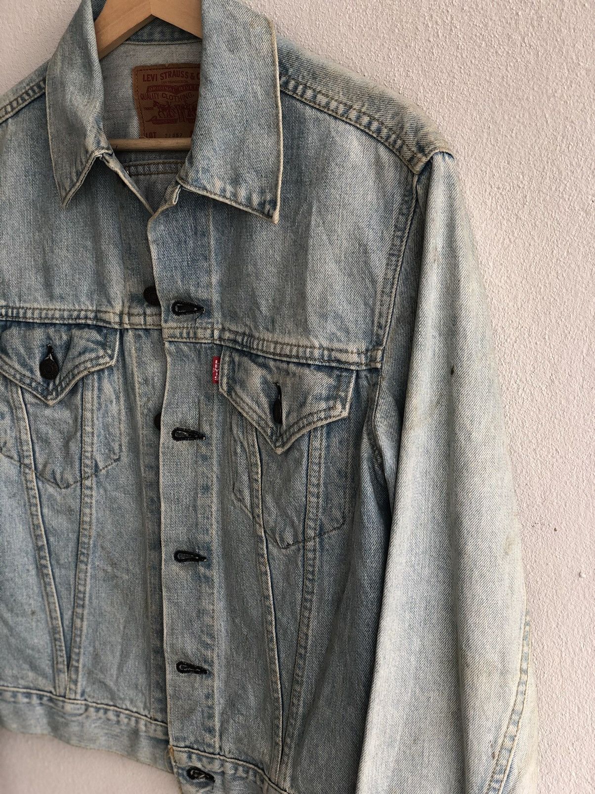Levi's vintage 90’s Levi’s Denim Jacket Distressed Denim 71557 Size US M / EU 48-50 / 2 - 4 Thumbnail