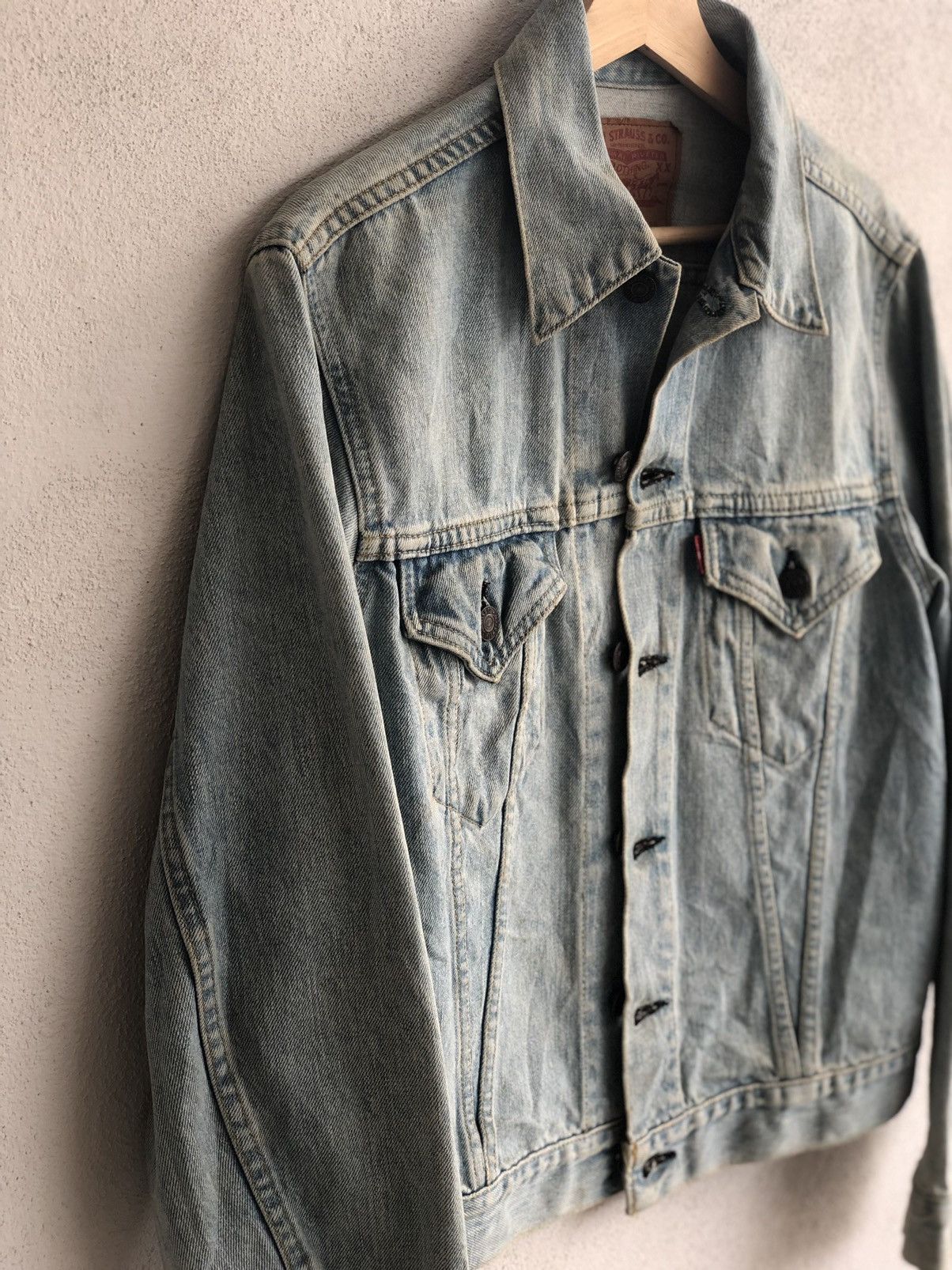 Levi's vintage 90’s Levi’s Denim Jacket Distressed Denim 71557 Size US M / EU 48-50 / 2 - 3 Thumbnail