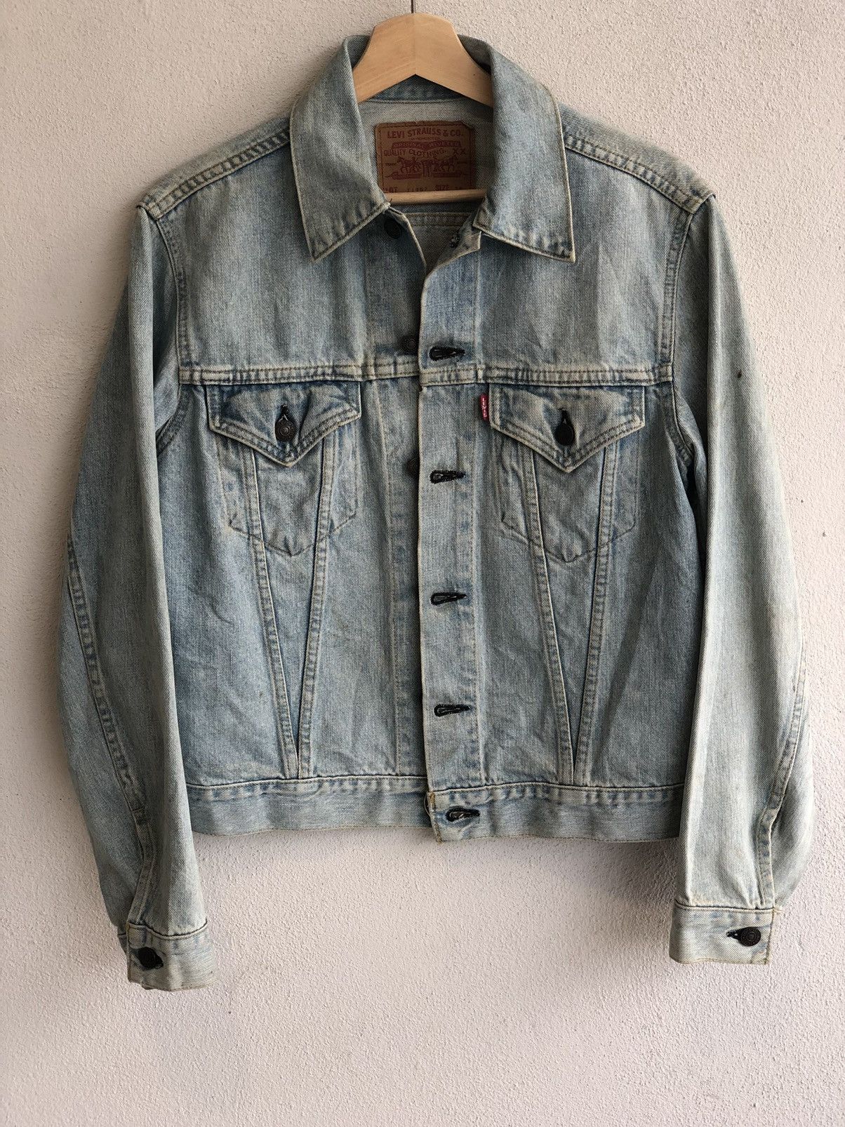 Levi's vintage 90’s Levi’s Denim Jacket Distressed Denim 71557 Size US M / EU 48-50 / 2 - 1 Thumbnail