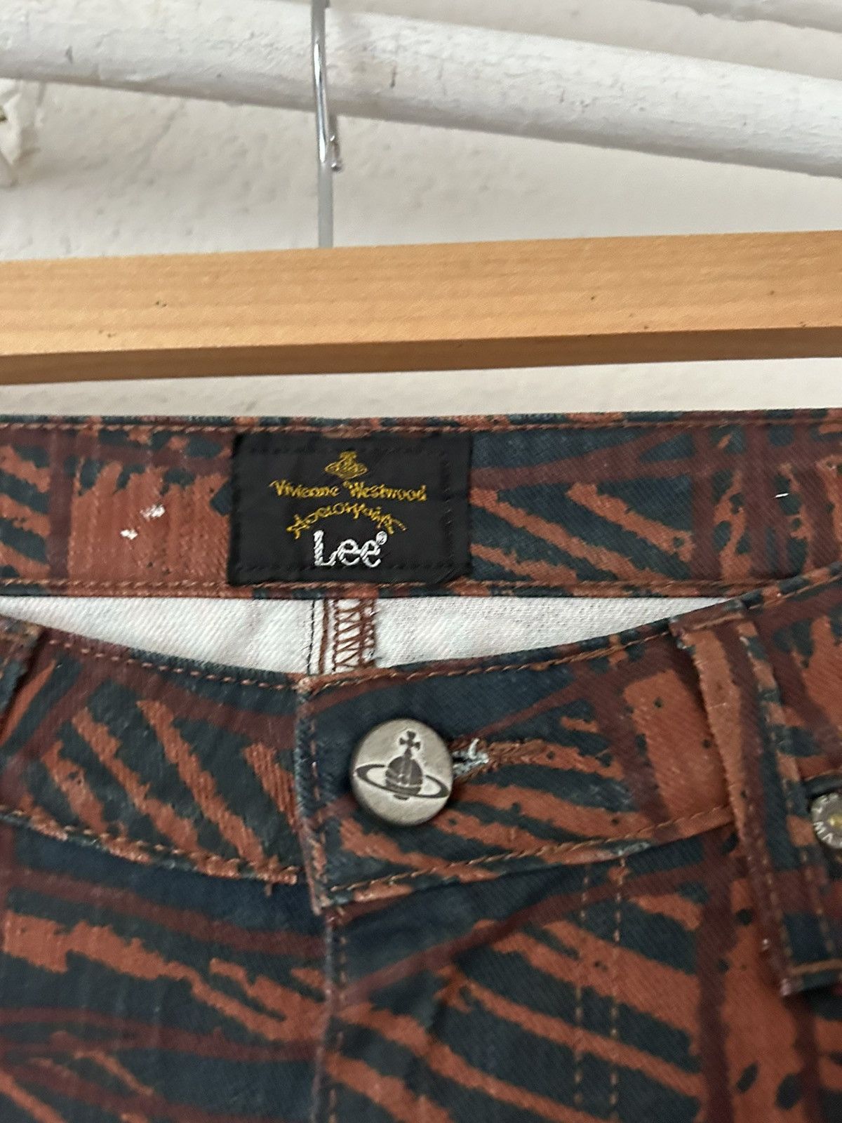 Vivienne Westwood Print Jeans W28L33 Size US 28 / EU 44 - 9 Thumbnail