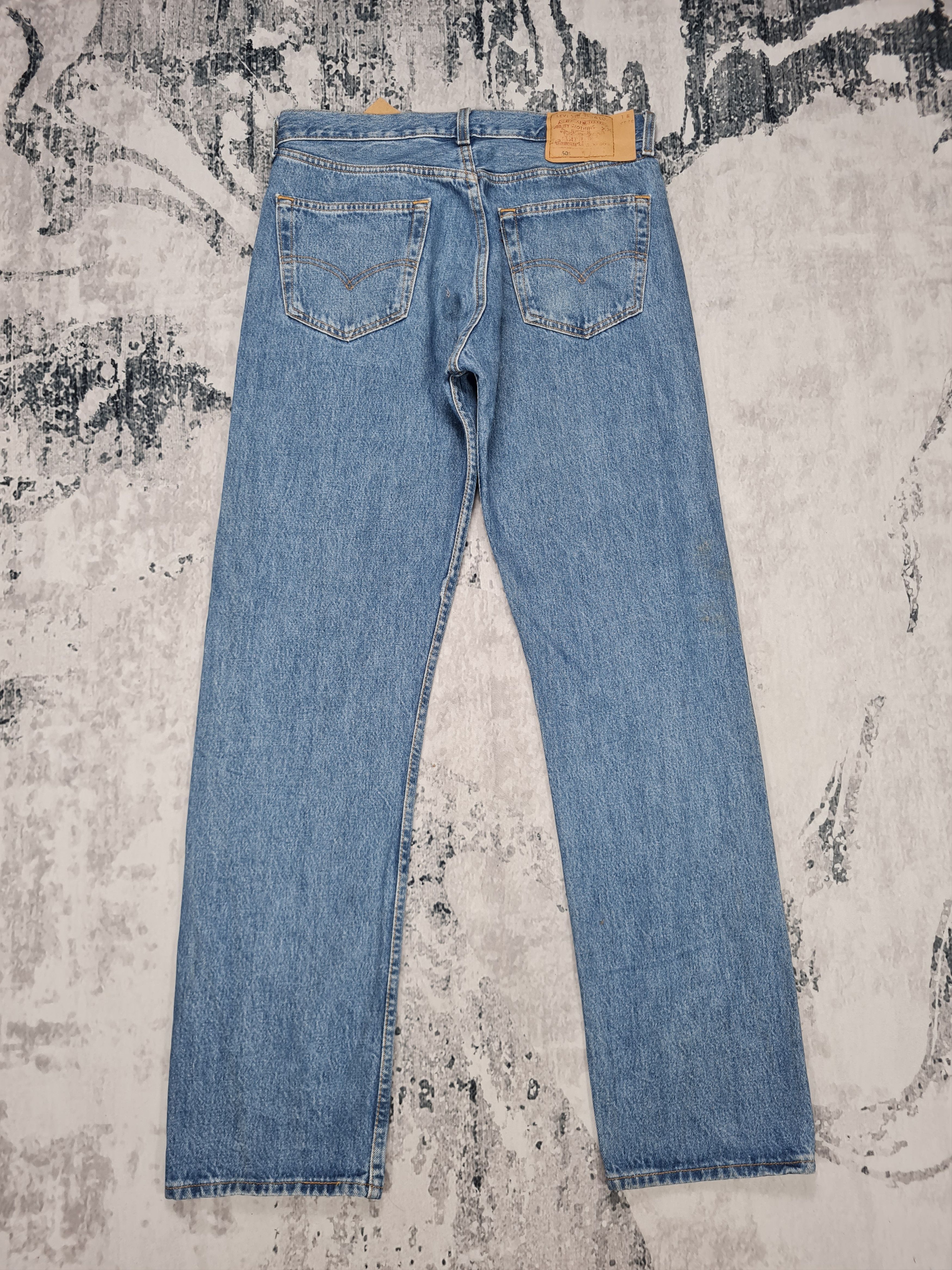 Levi's Vtg LEVIS 501 Medium Wash Blue Stain Size 33X33 Jeans L0237 Size US 33 - 2 Thumbnail