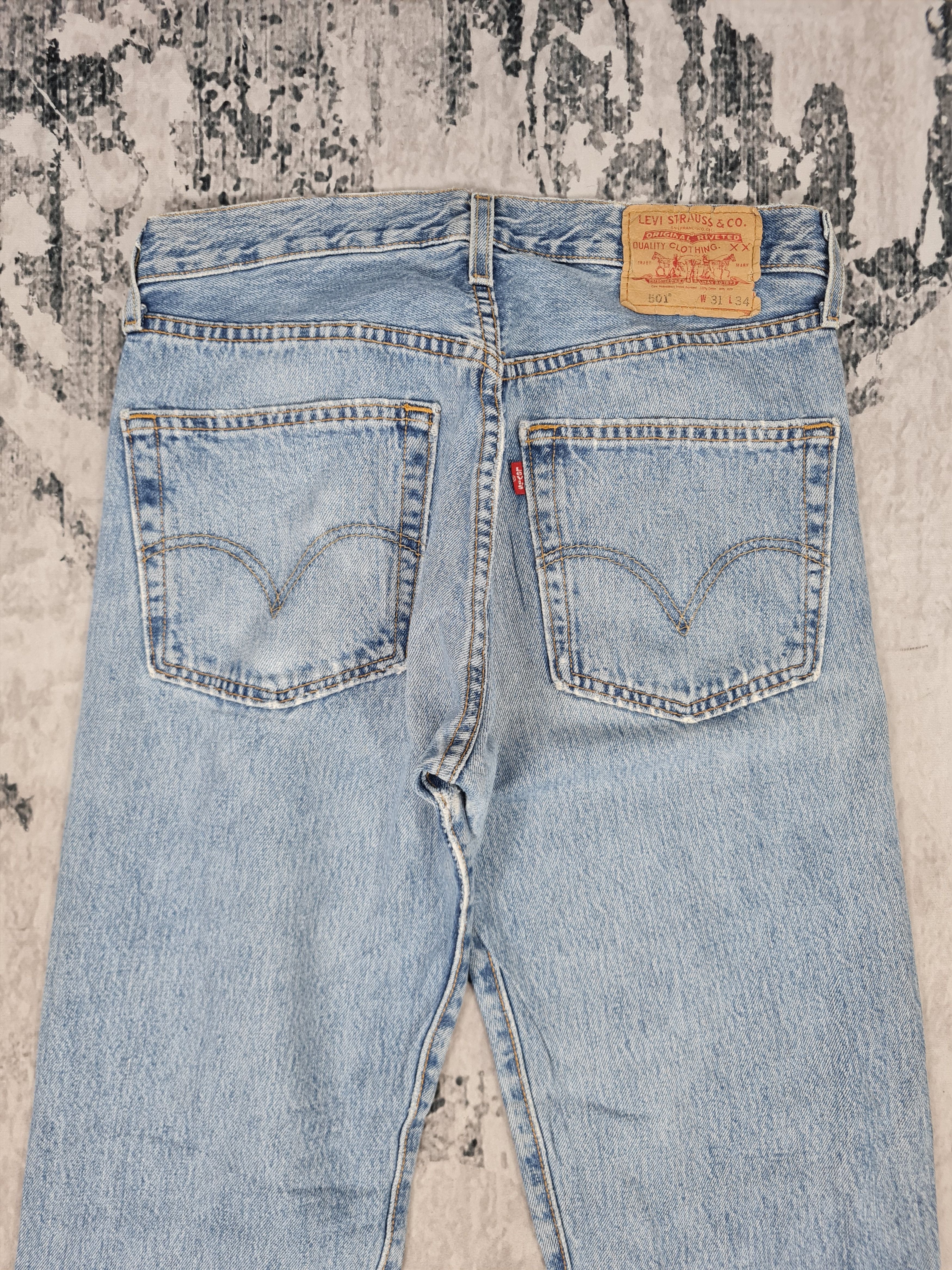 Levi's Vtg LEVIS 501 Distressed Faded Light Wash 31X34 Jeans L0280 Size US 31 - 8 Thumbnail