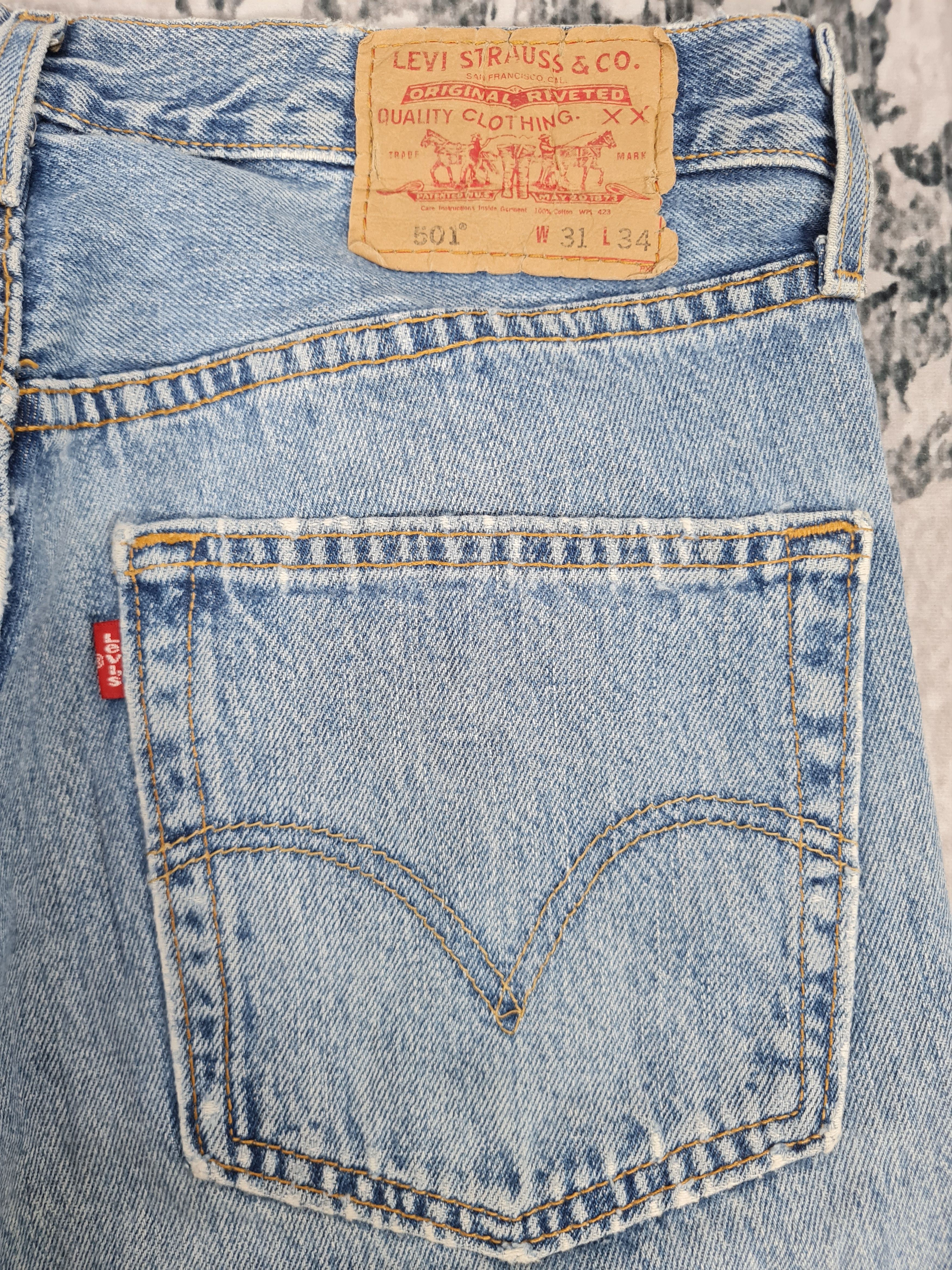 Levi's Vtg LEVIS 501 Distressed Faded Light Wash 31X34 Jeans L0280 Size US 31 - 9 Thumbnail