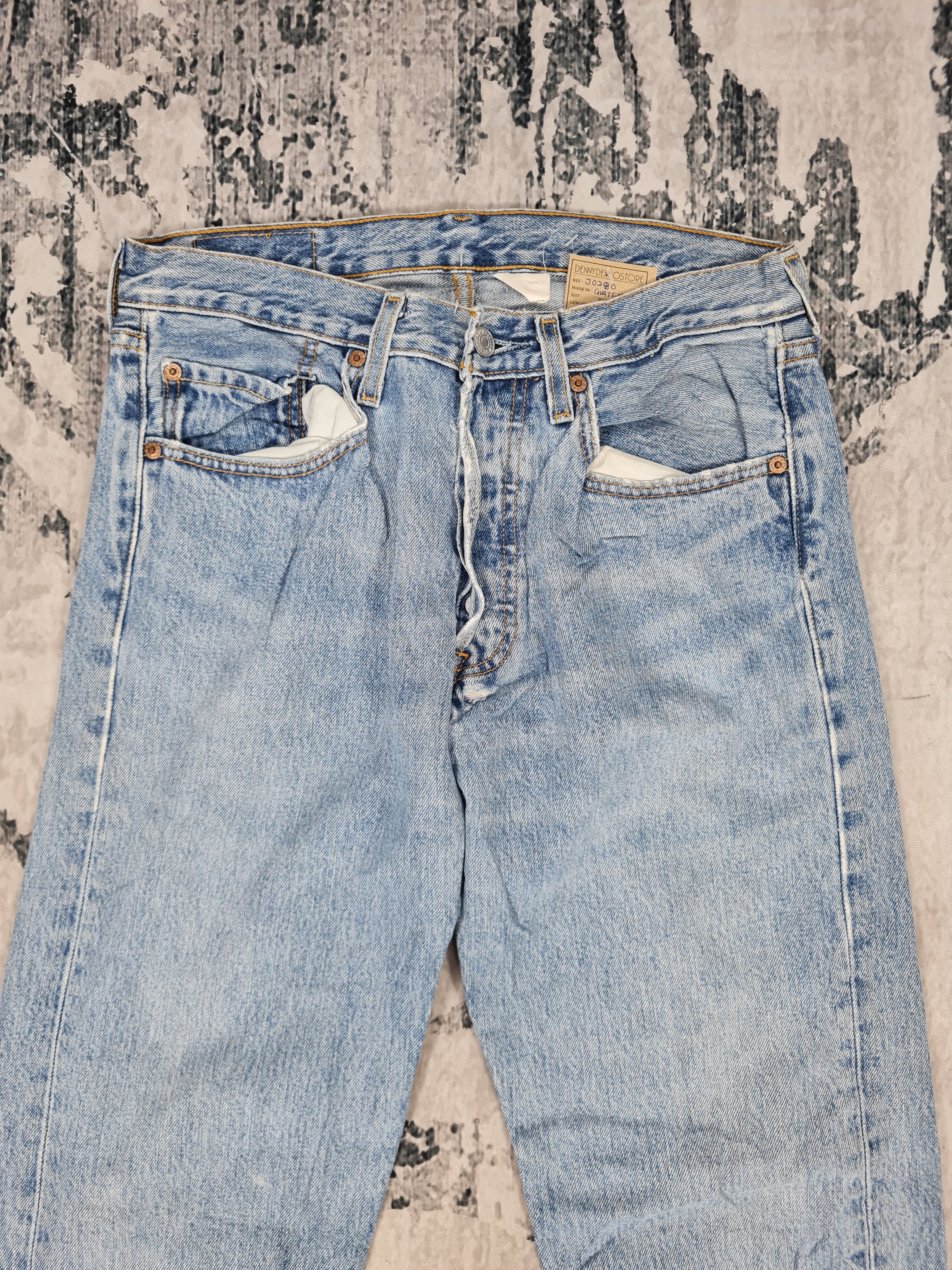 Levi's Vtg LEVIS 501 Distressed Faded Light Wash 31X34 Jeans L0280 Size US 31 - 6 Thumbnail
