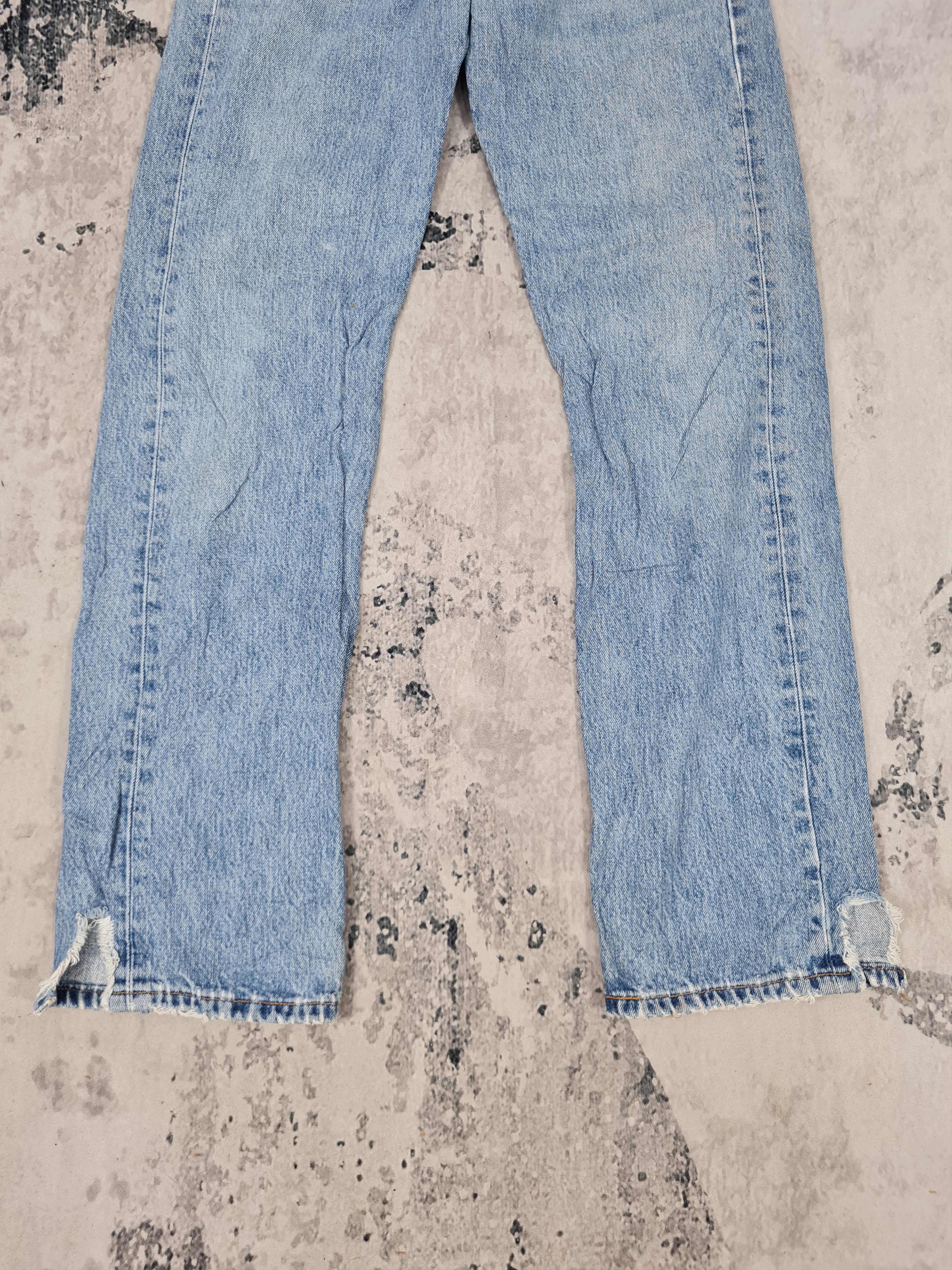 Levi's Vtg LEVIS 501 Distressed Faded Light Wash 31X34 Jeans L0280 Size US 31 - 3 Thumbnail