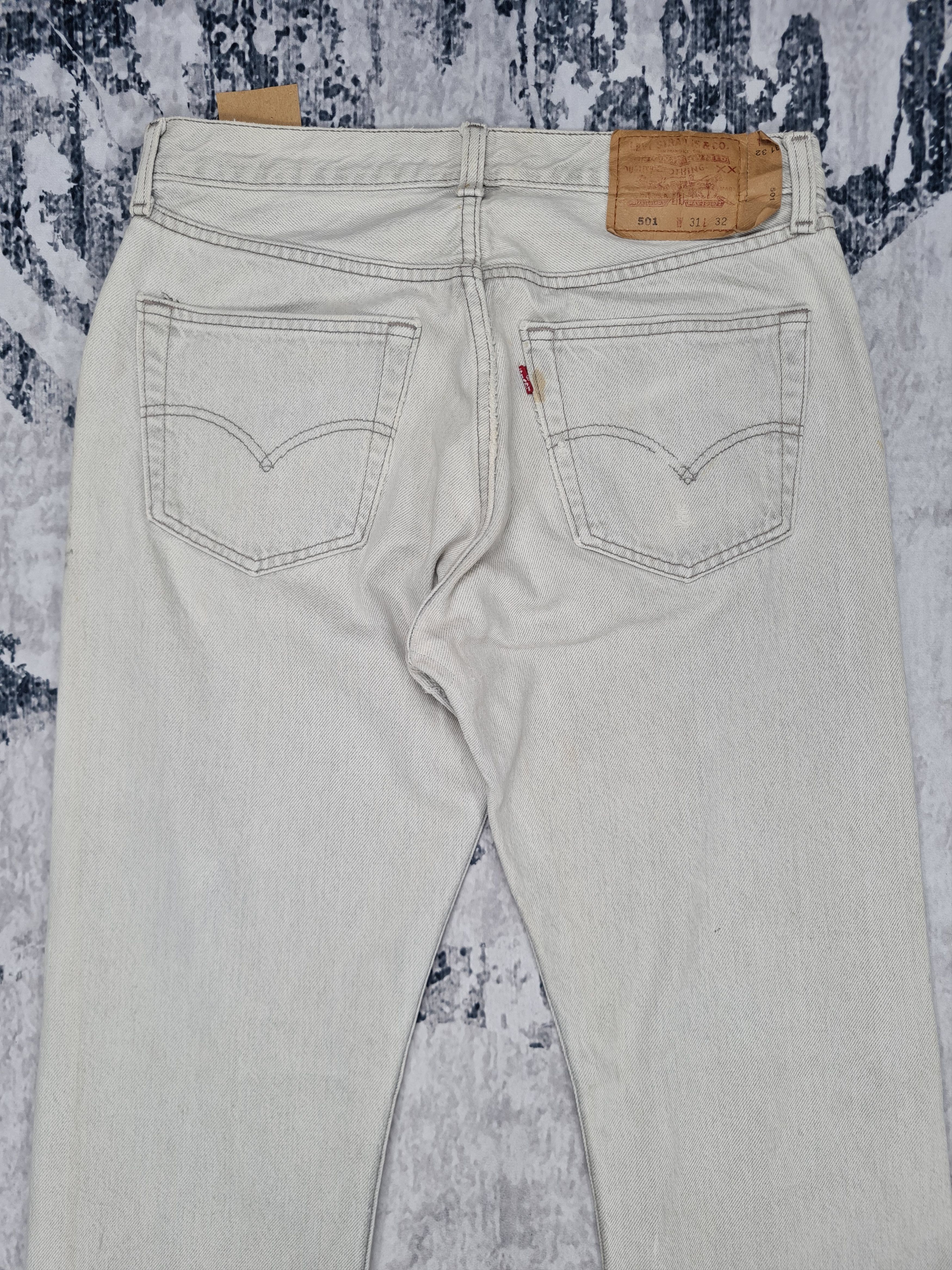 Levi's Vtg LEVIS 501 Light Wash Distressed 31X32.5 Jeans L0246 Size US 31 - 7 Thumbnail