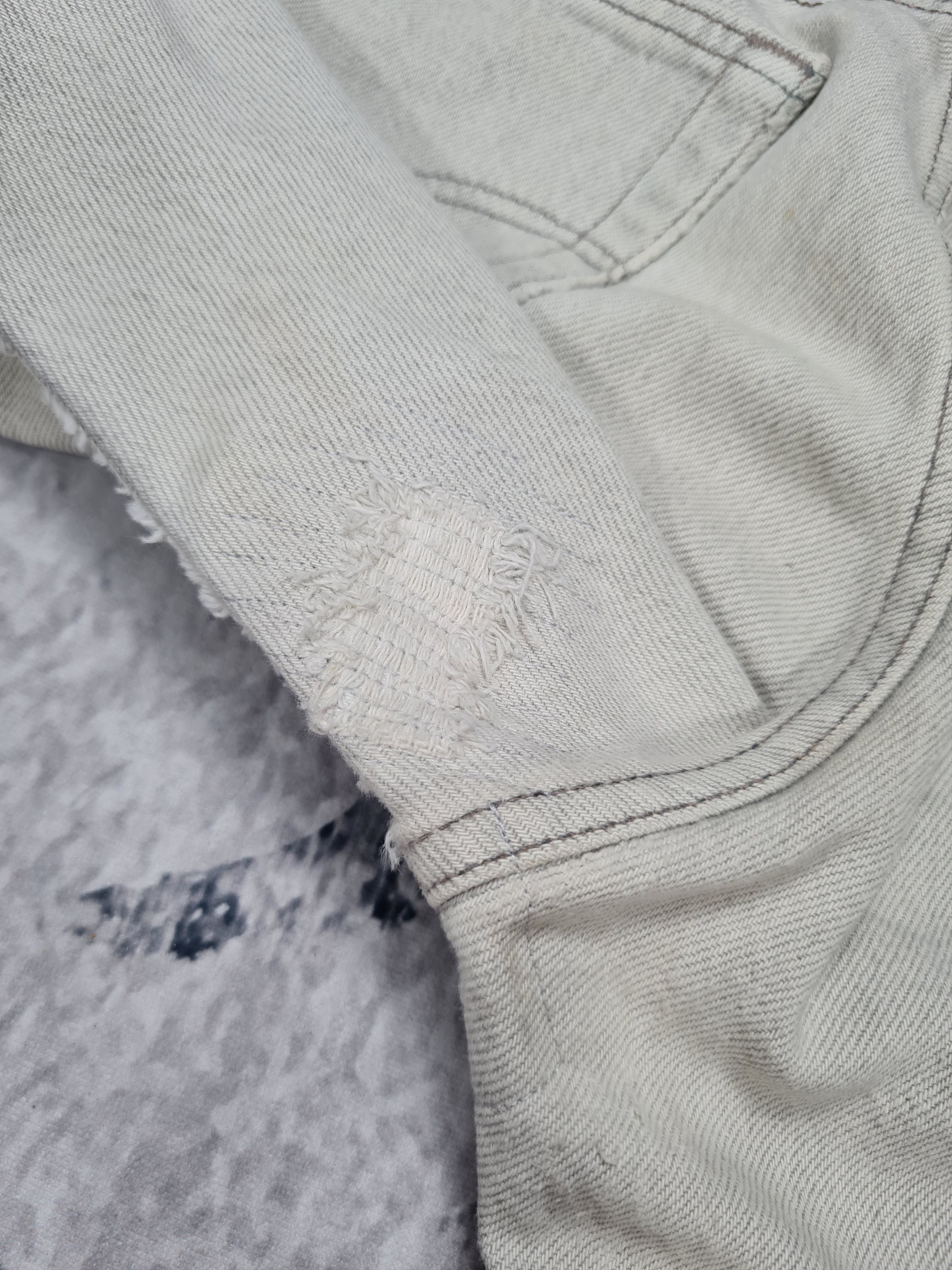 Levi's Vtg LEVIS 501 Light Wash Distressed 31X32.5 Jeans L0246 Size US 31 - 9 Thumbnail