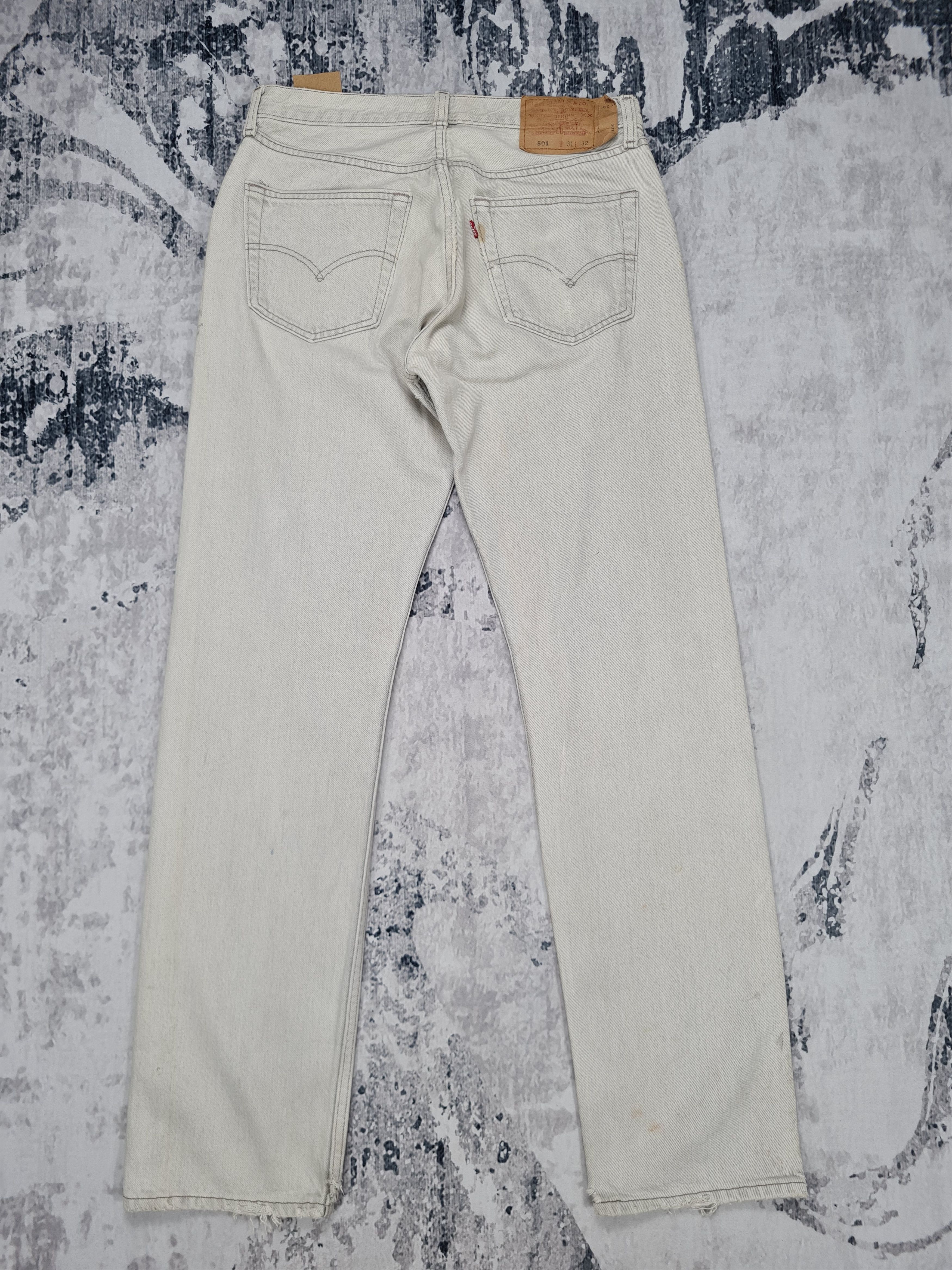 Levi's Vtg LEVIS 501 Light Wash Distressed 31X32.5 Jeans L0246 Size US 31 - 2 Thumbnail