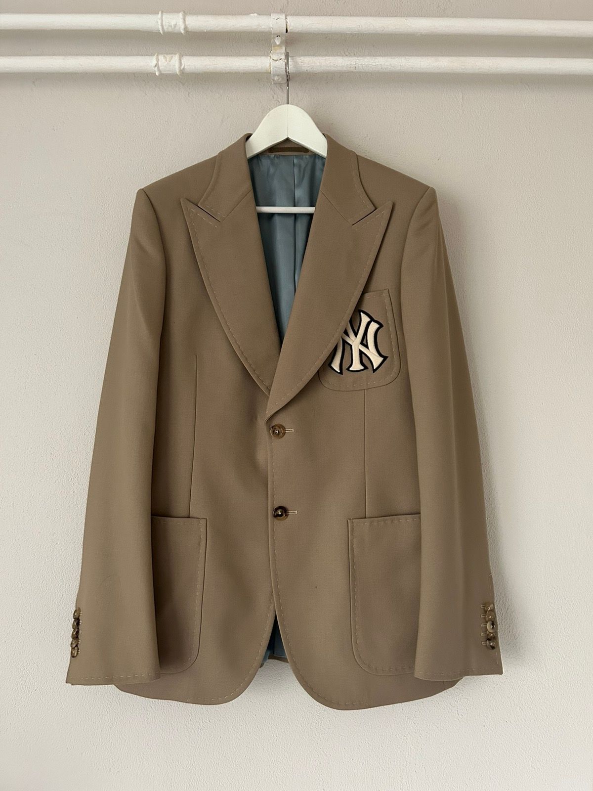 Pre-owned Gucci X New York Yankees Extremely Limited Edition Mlb Yankee Embroidery Blazer In Beige