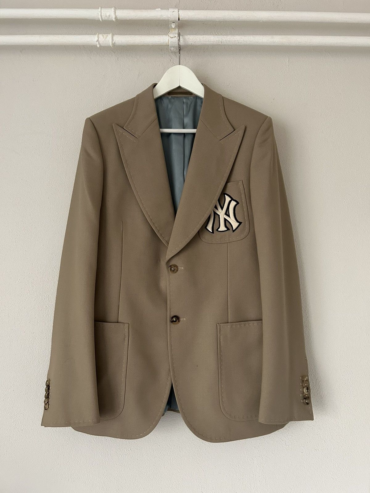 Pre-owned Gucci X New York Yankees Extremely Limited Edition Mlb Yankee Embroidery Blazer In Beige