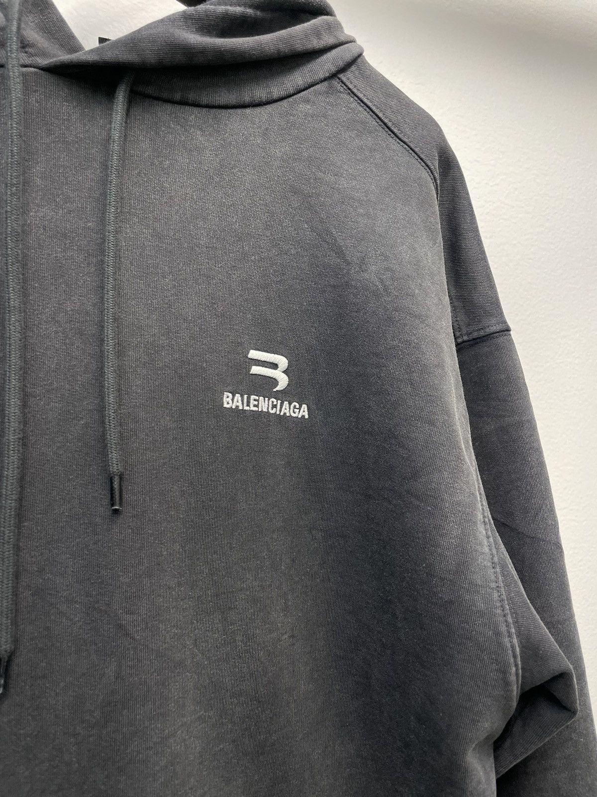 Balenciaga Balenciaga Sporty B Faded Black Oversized Hoodie Size US M / EU 48-50 / 2 - 2 Thumbnail