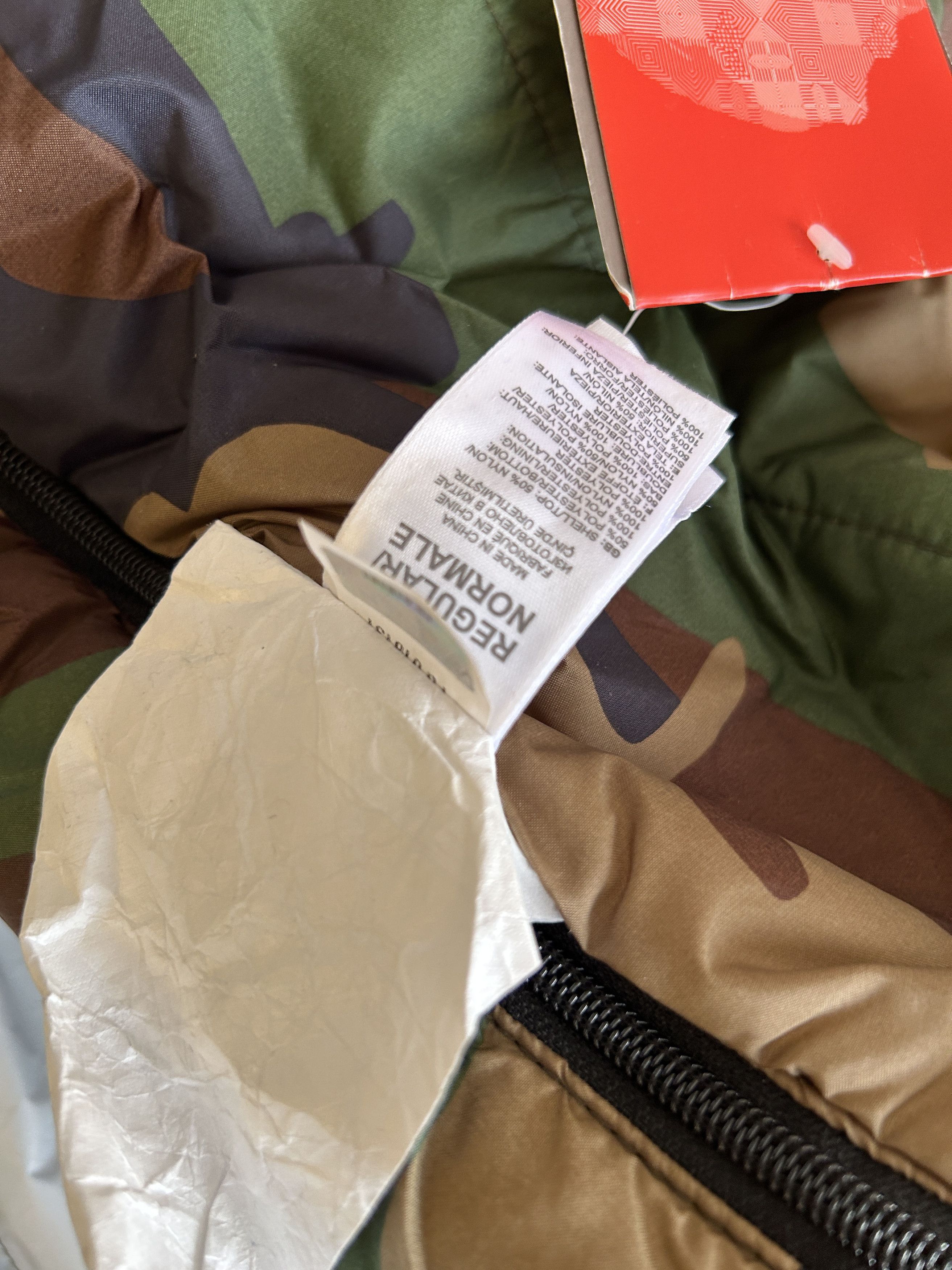 Supreme × The North Face Camo Domolite Sleeping bag s/s 11 camp box logo Size ONE SIZE - 3 Thumbnail