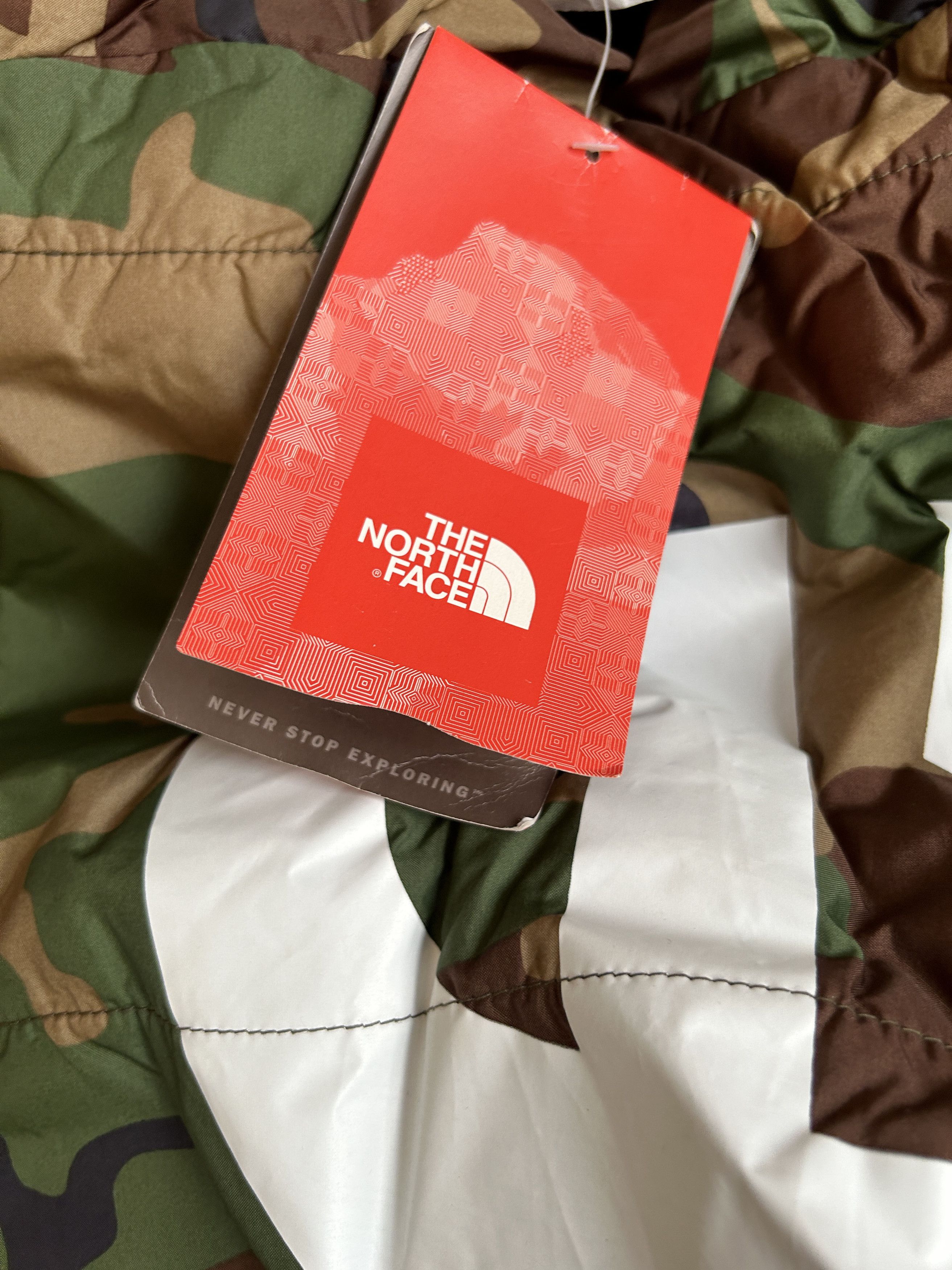 Supreme × The North Face Camo Domolite Sleeping bag s/s 11 camp box logo Size ONE SIZE - 8 Thumbnail