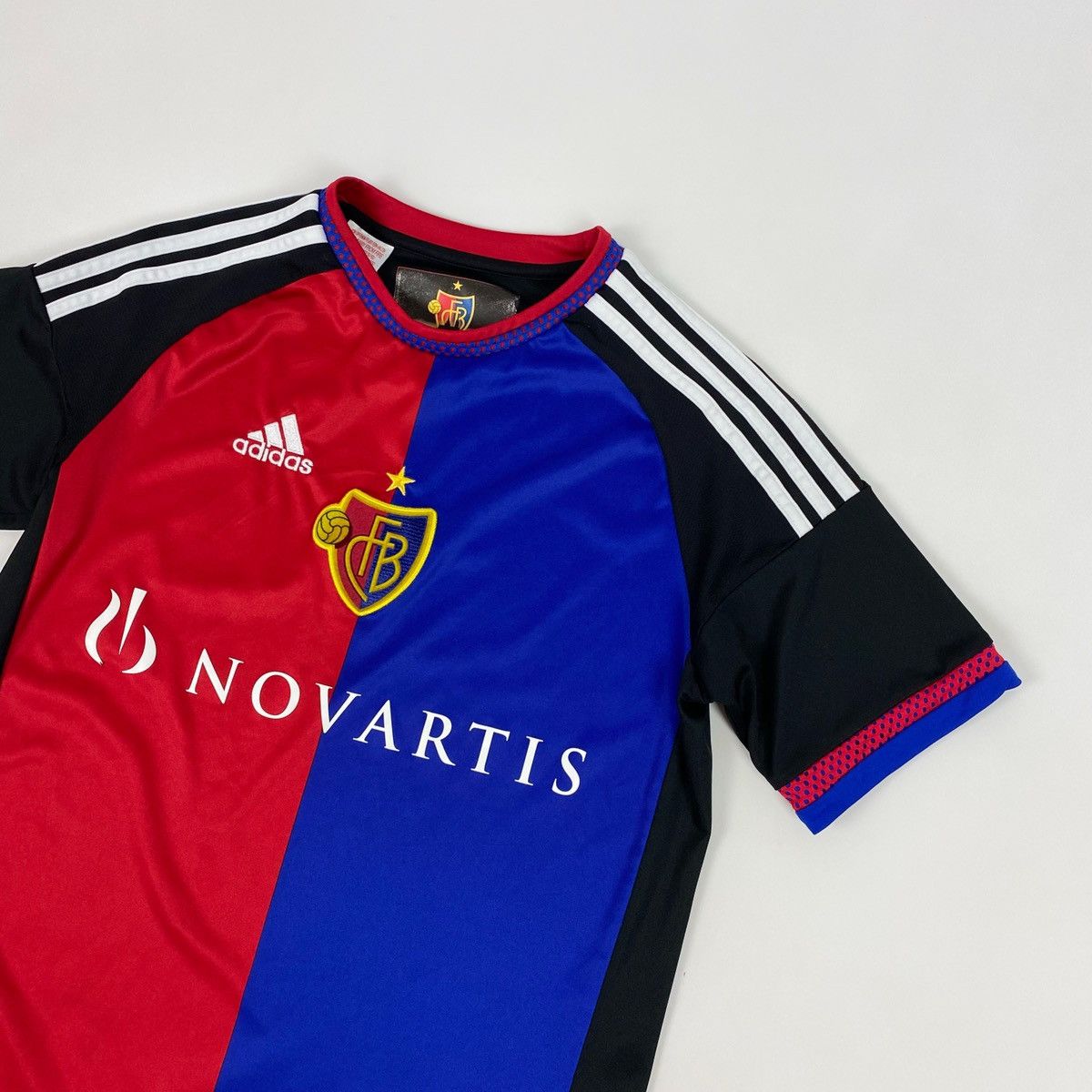 Adidas 2015-2016 Adidas Basel Boys Football Soccer Jersey Size US S / EU 44-46 / 1 - 2 Thumbnail