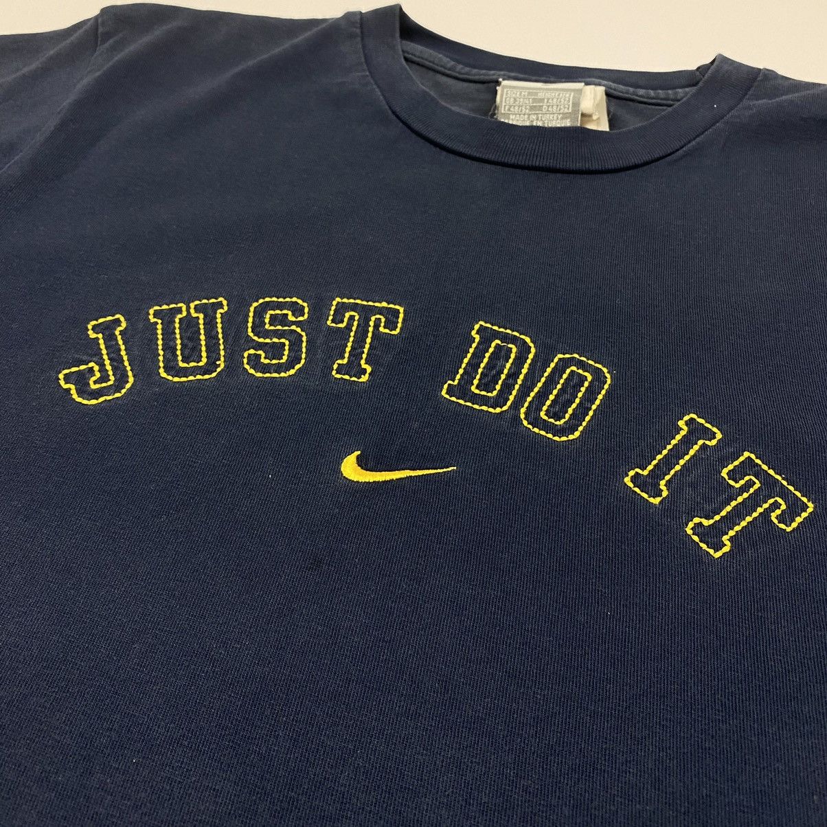 Nike × Vintage Vintage Faded Nike “Just Do It” Embroidered T-Shirt Size US M / EU 48-50 / 2 - 5 Thumbnail