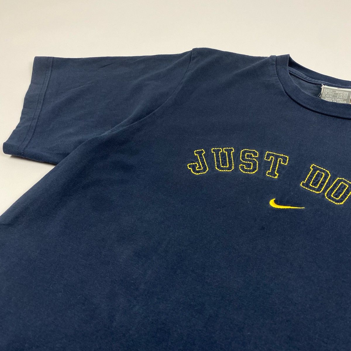 Nike × Vintage Vintage Faded Nike “Just Do It” Embroidered T-Shirt Size US M / EU 48-50 / 2 - 3 Thumbnail