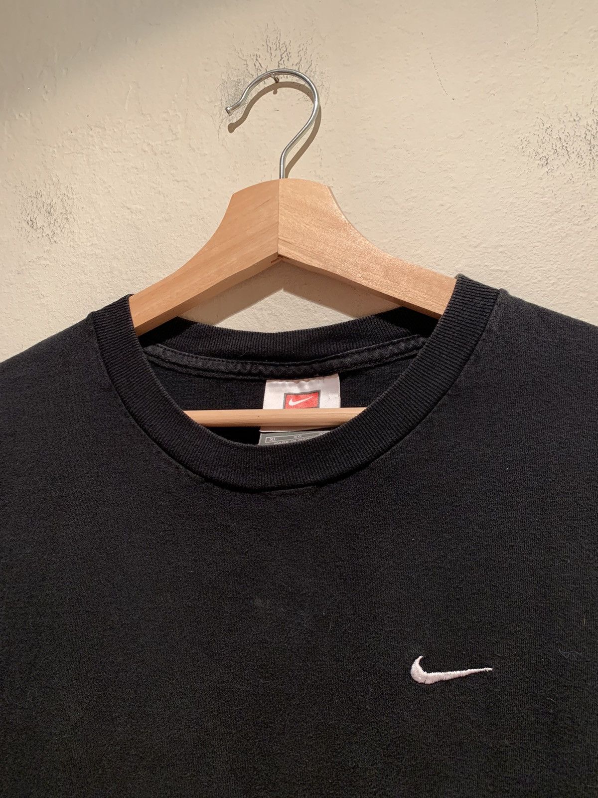 Nike *RARE* Vintage Nike Essentials Embroidered Logo T-Shirt - XL Size US XL / EU 56 / 4 - 3 Thumbnail
