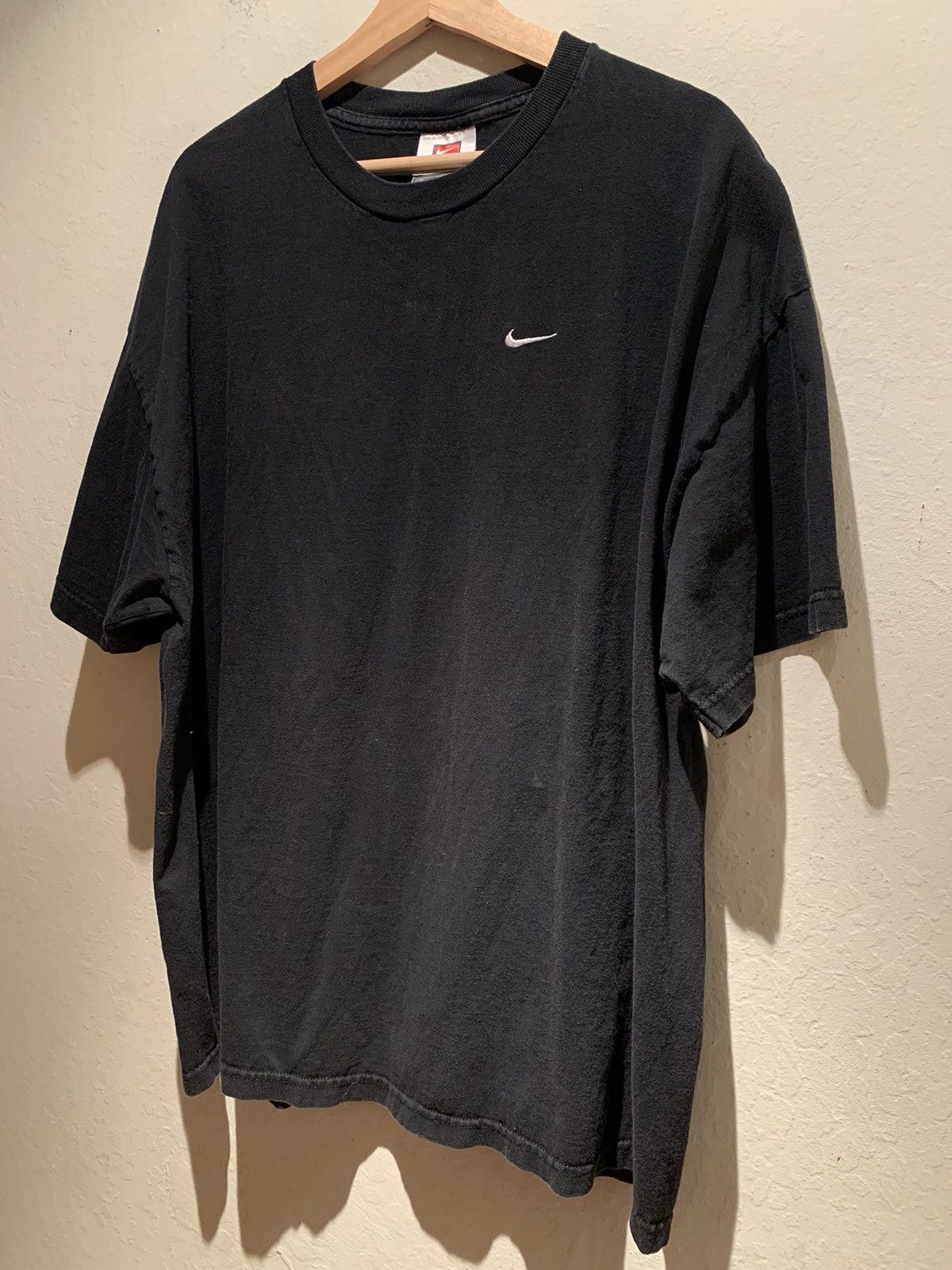 Nike *RARE* Vintage Nike Essentials Embroidered Logo T-Shirt - XL Size US XL / EU 56 / 4 - 1 Thumbnail