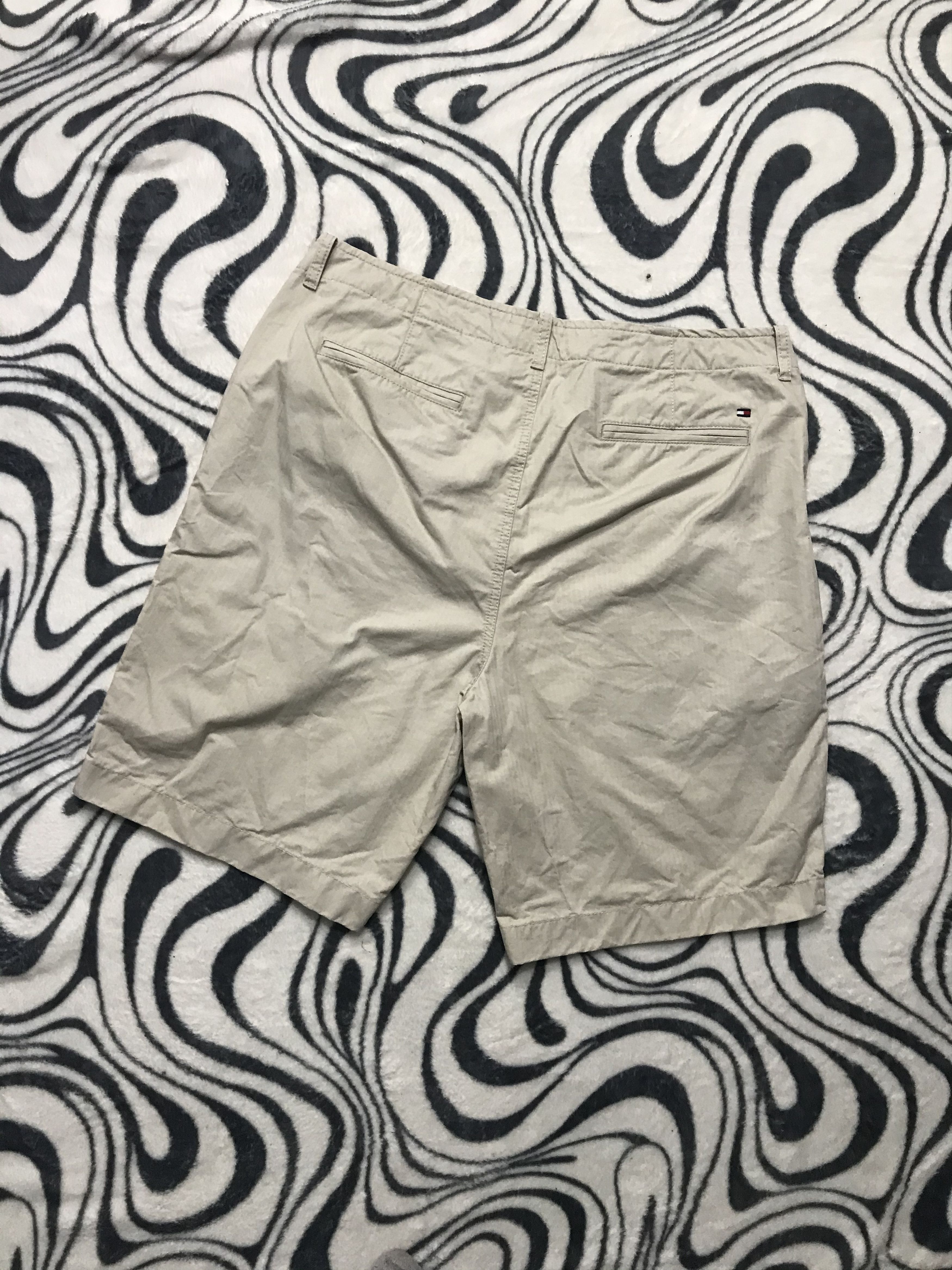 Tommy Hilfiger × Vintage Tommy Hilfiger Mens Shorts Size US 36 / EU 52 - 1 Thumbnail