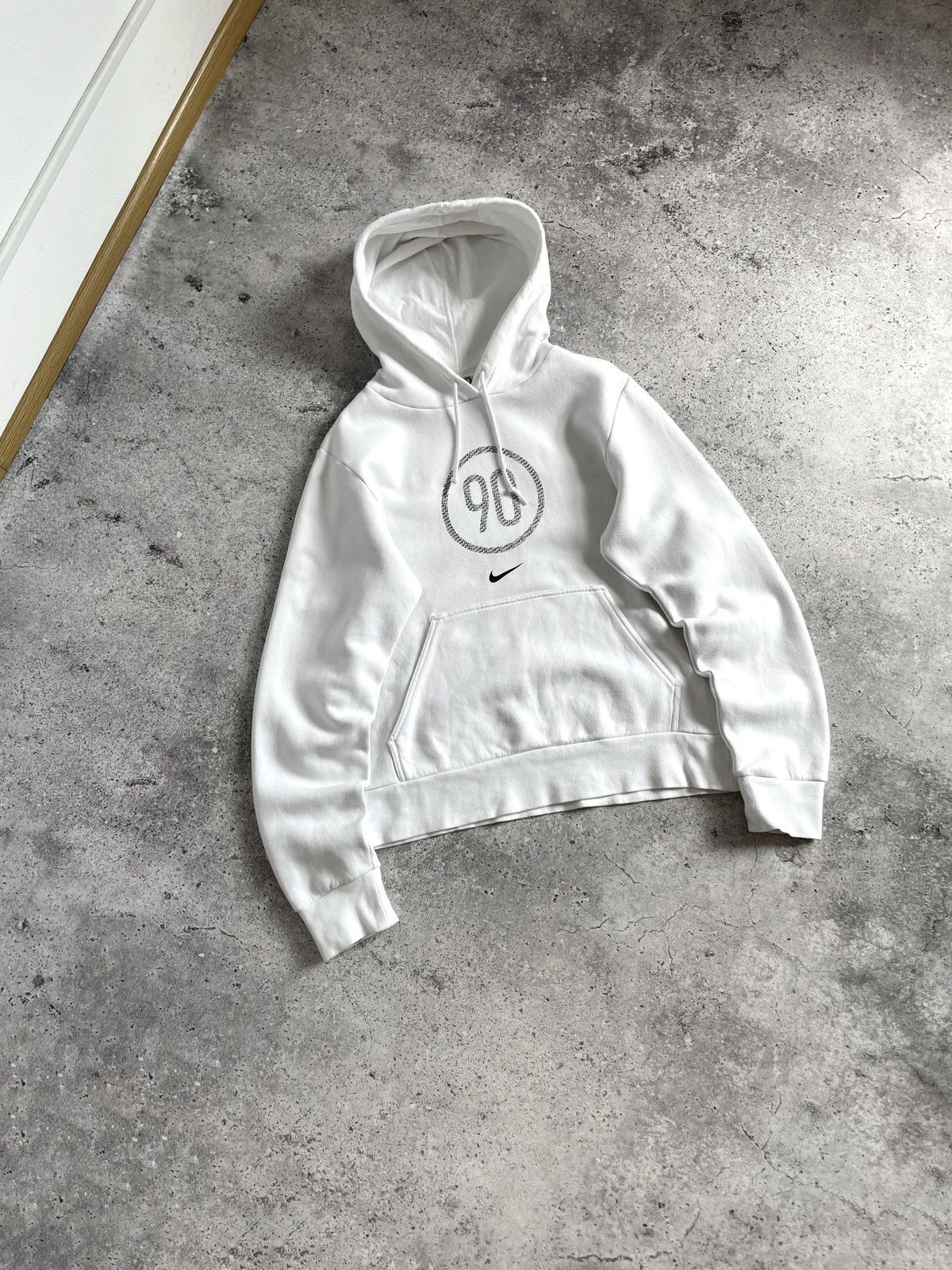 Nike Vintage Nike Center Logo Hoodie Size US M / EU 48-50 / 2 - 2 Thumbnail