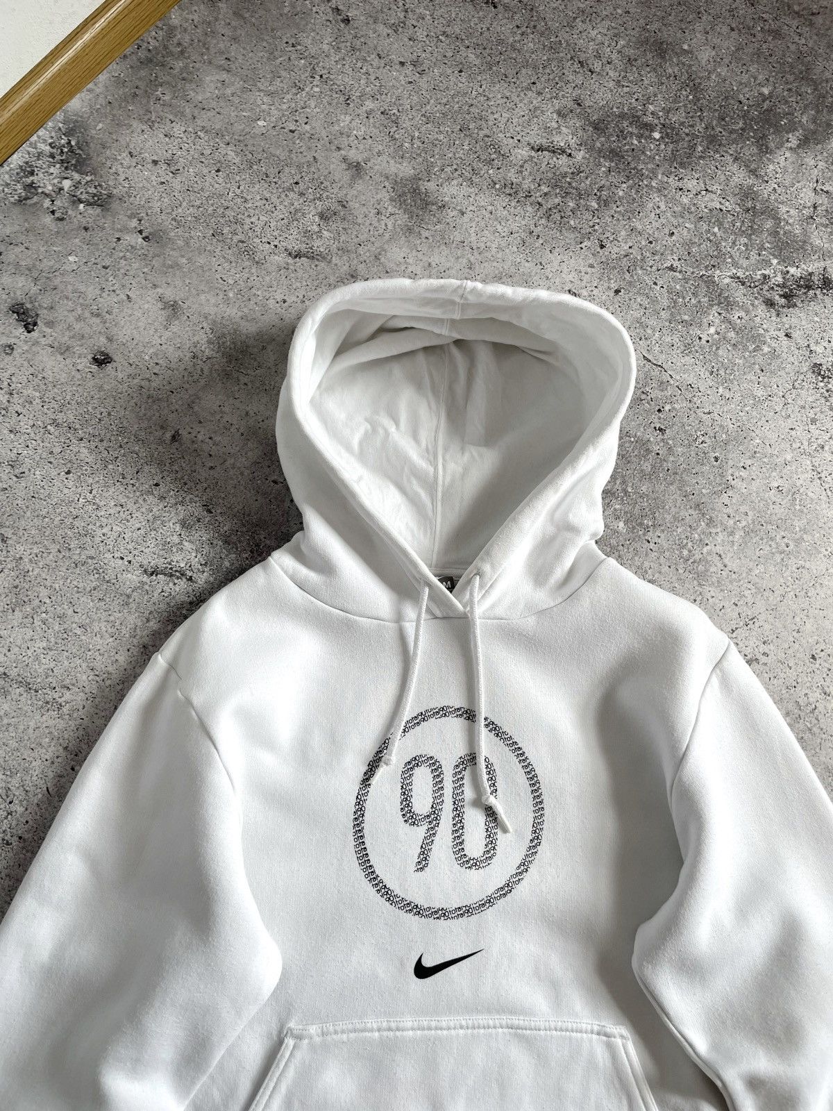 Nike Vintage Nike Center Logo Hoodie Size US M / EU 48-50 / 2 - 4 Thumbnail