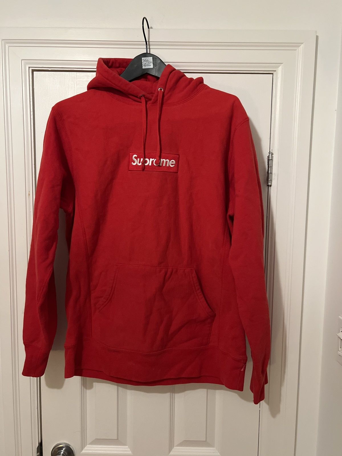 Supreme hoodie red box clearance logo