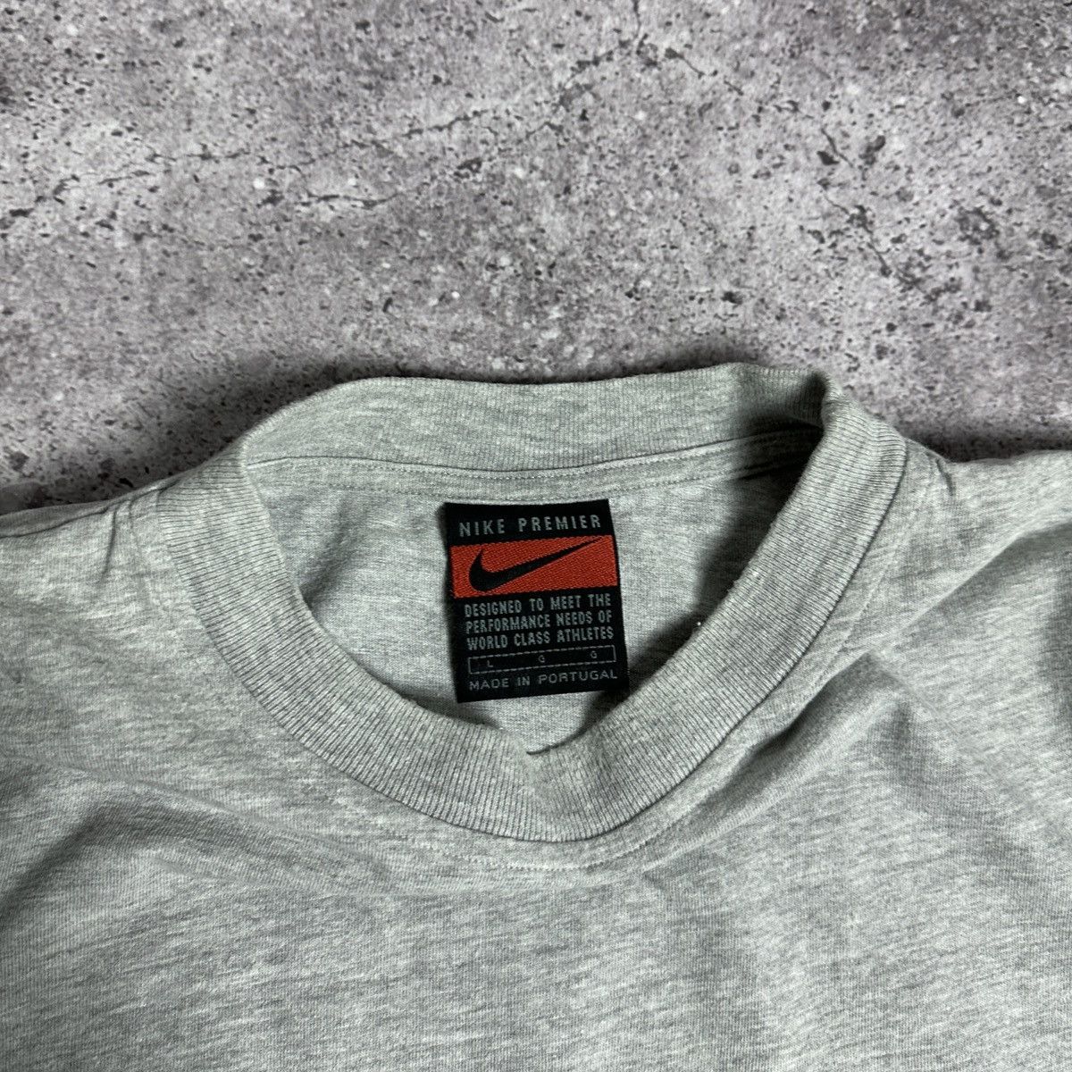 Vintage Vintage 00s Nike Premier Big Swoosh embroidered tee y2k hype Size US L / EU 52-54 / 3 - 6 Thumbnail