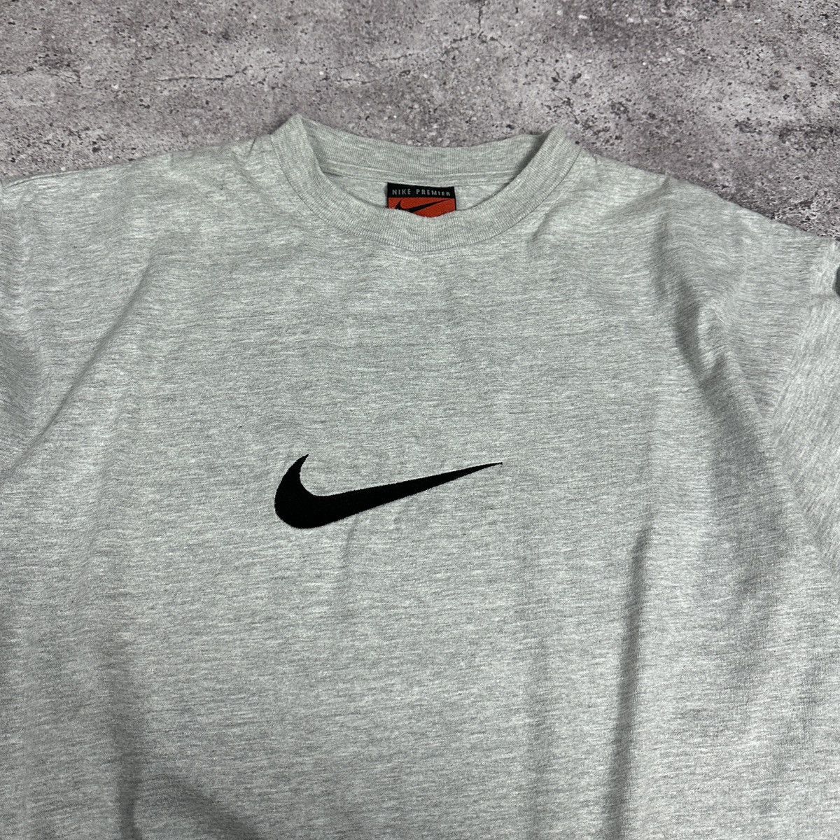 Vintage Vintage 00s Nike Premier Big Swoosh embroidered tee y2k hype Size US L / EU 52-54 / 3 - 5 Thumbnail
