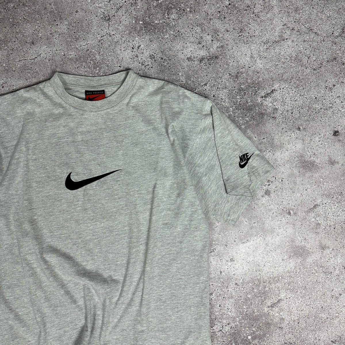 Vintage Vintage 00s Nike Premier Big Swoosh embroidered tee y2k hype Size US L / EU 52-54 / 3 - 2 Thumbnail