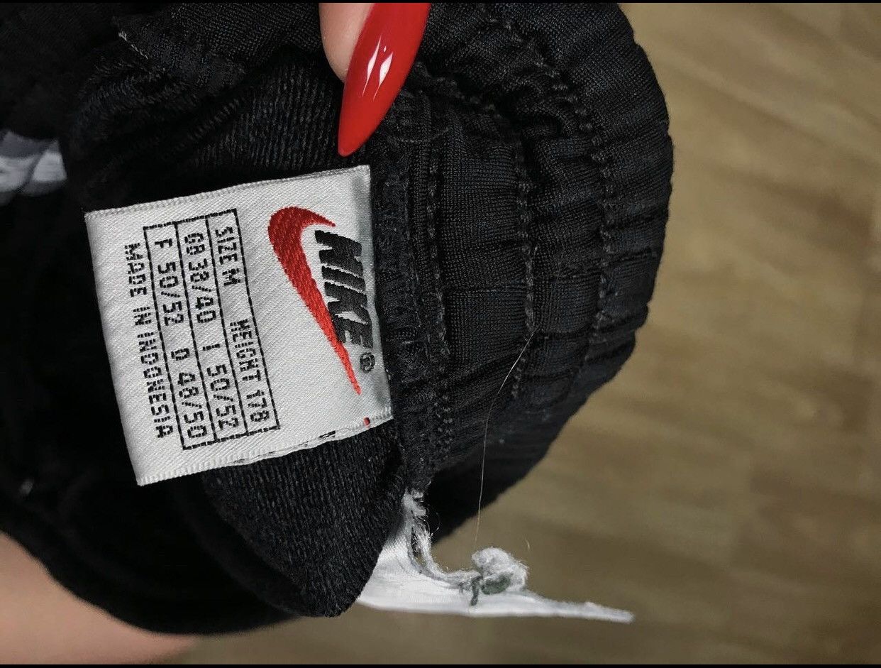 Nike Nike swoosh streetwear vintage sweatpants Size US 32 / EU 48 - 5 Thumbnail