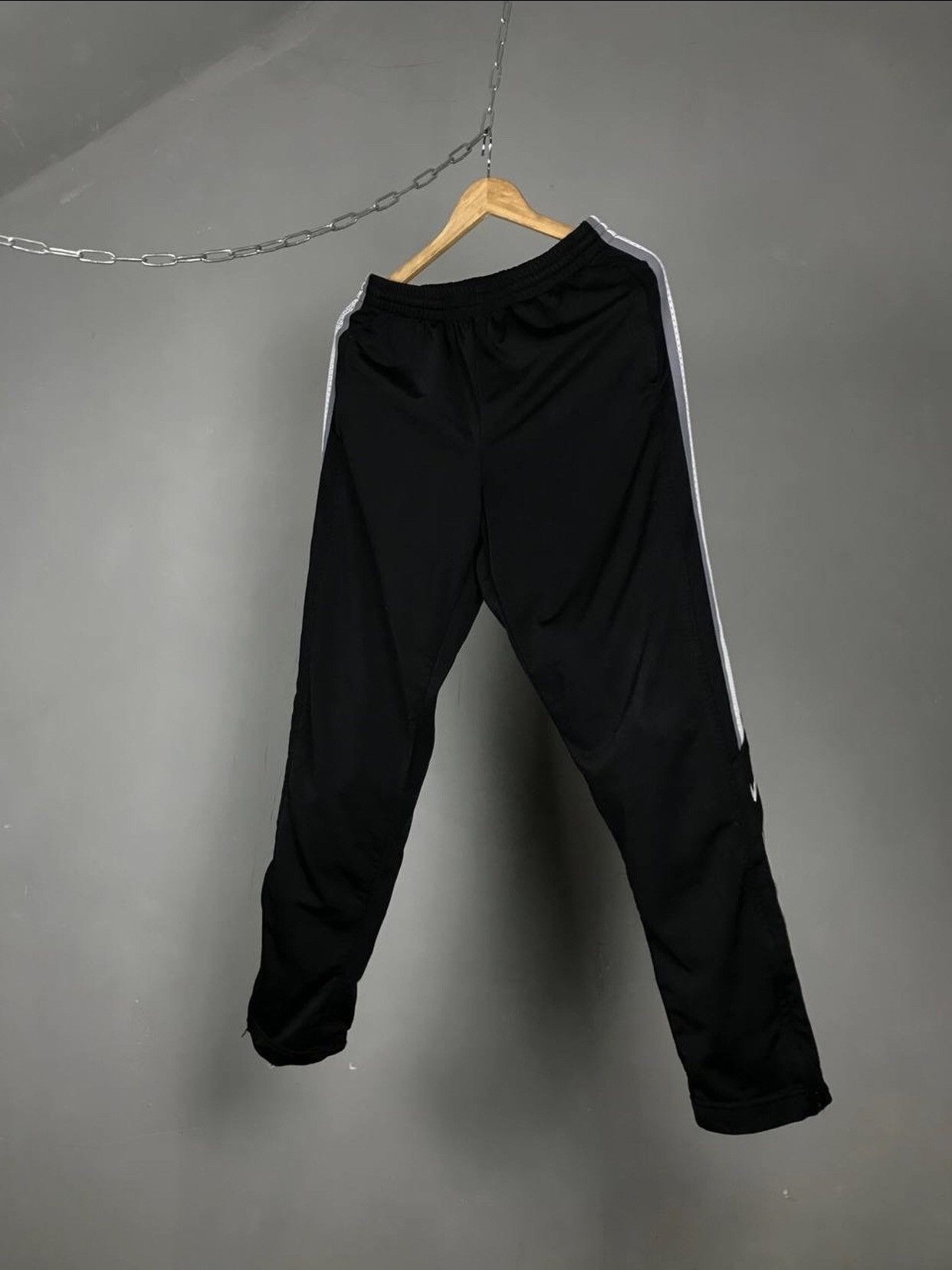 Nike Nike swoosh streetwear vintage sweatpants Size US 32 / EU 48 - 1 Thumbnail