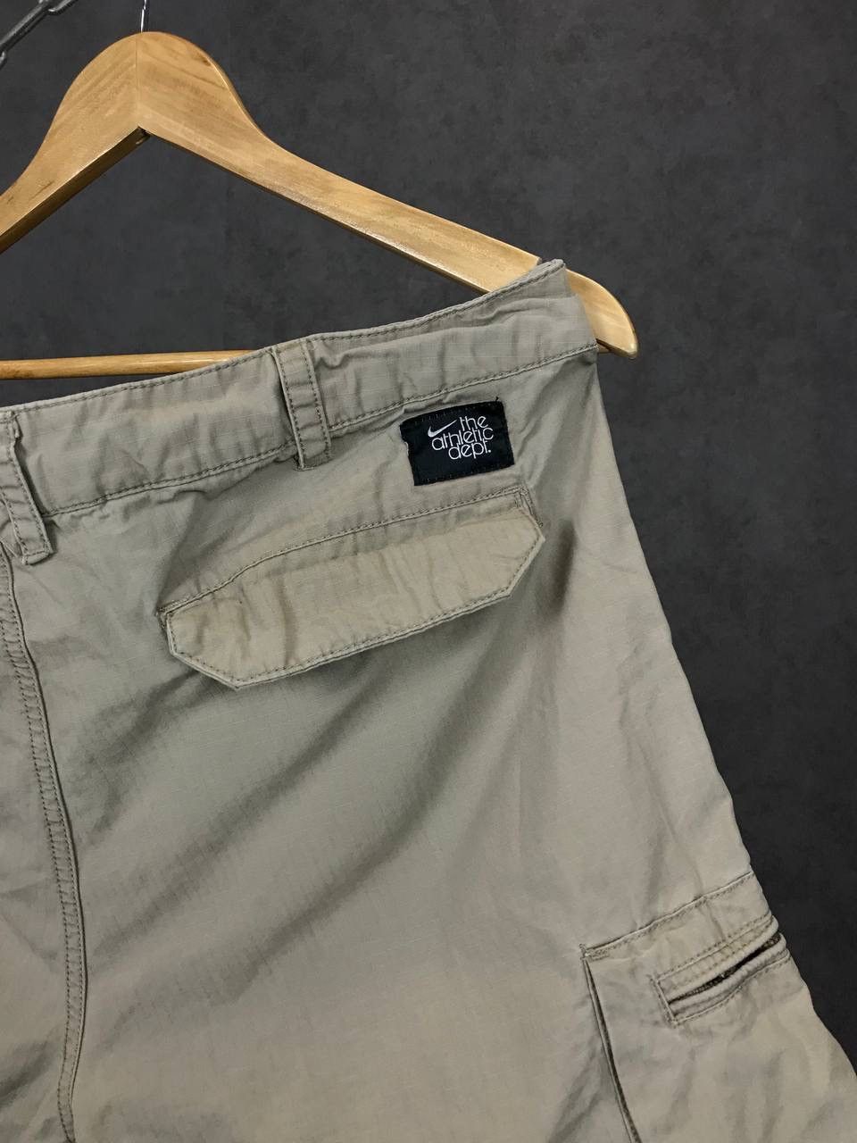 Nike Nike swoosh streetwear vintage cargo shorts Size US 34 / EU 50 - 9 Thumbnail