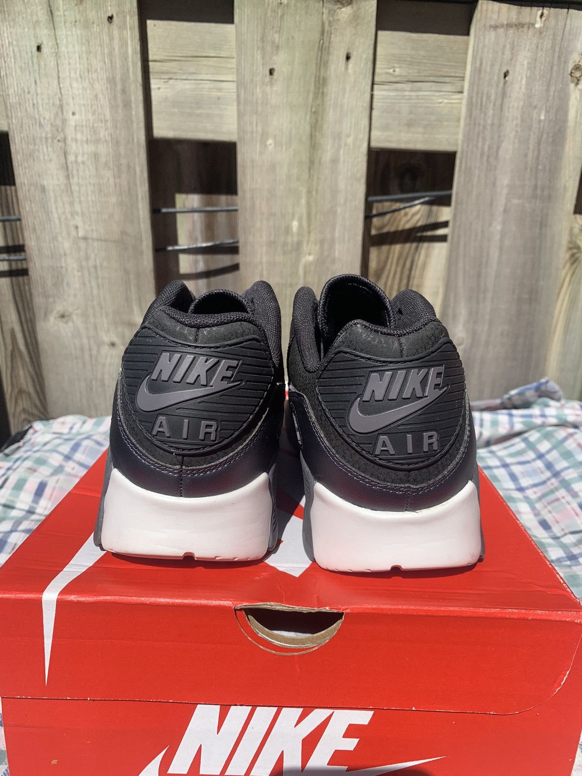 Nike Nike Air Max 90 Black Metallic Graphite Size US 8.5 / EU 41-42 - 3 Thumbnail