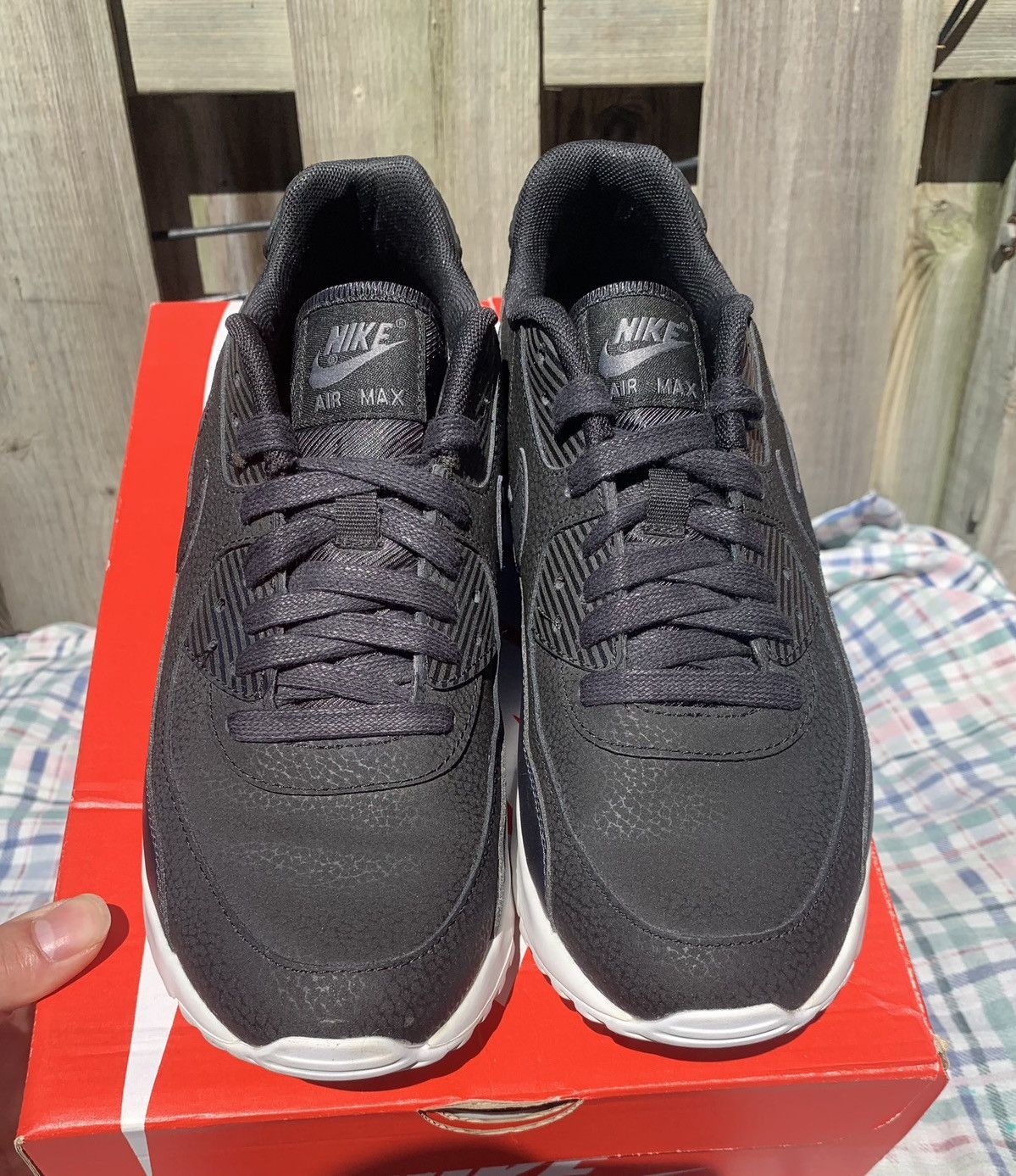 Nike Nike Air Max 90 Black Metallic Graphite Size US 8.5 / EU 41-42 - 2 Thumbnail