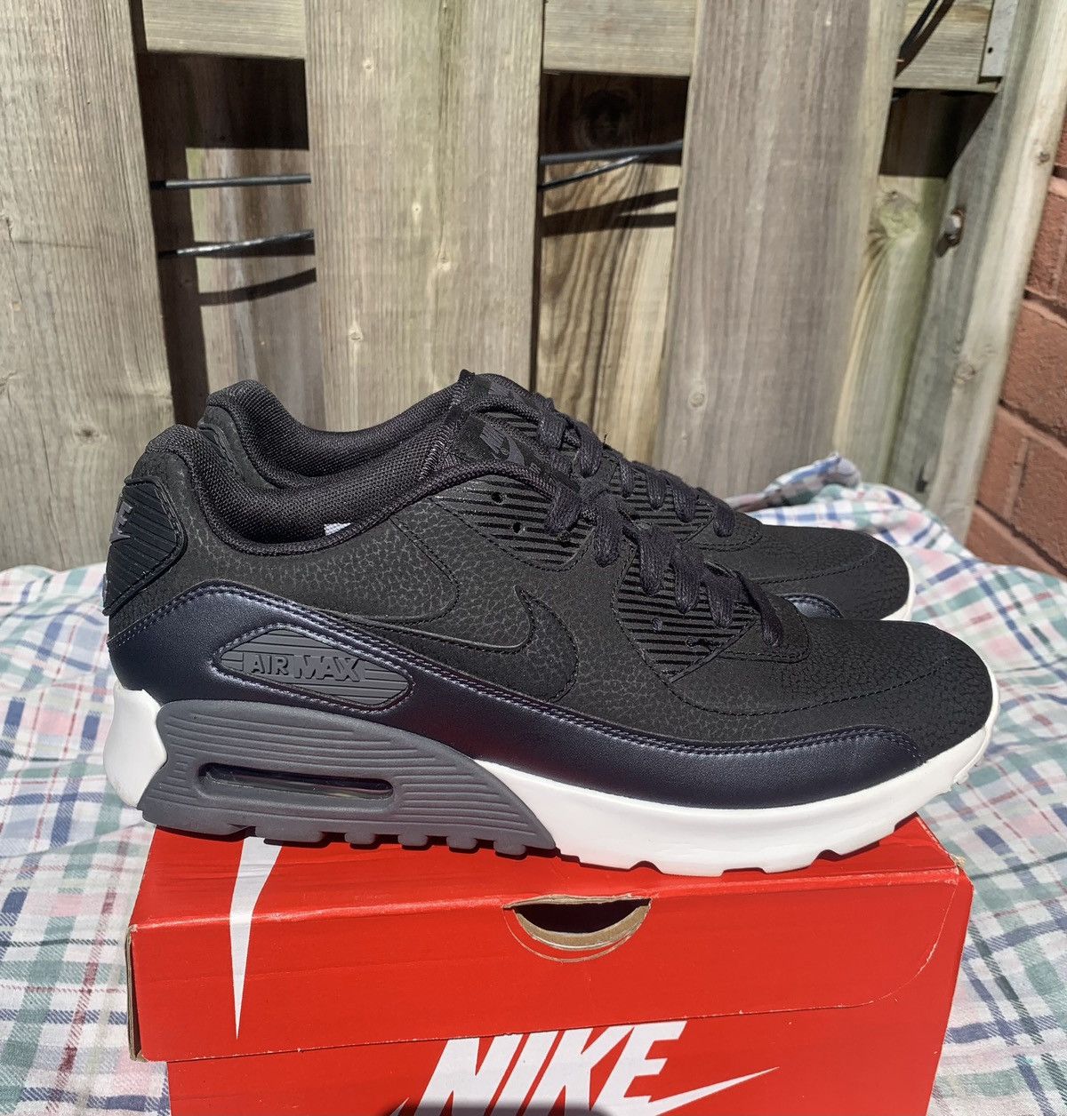 Nike Nike Air Max 90 Black Metallic Graphite Size US 8.5 / EU 41-42 - 1 Thumbnail