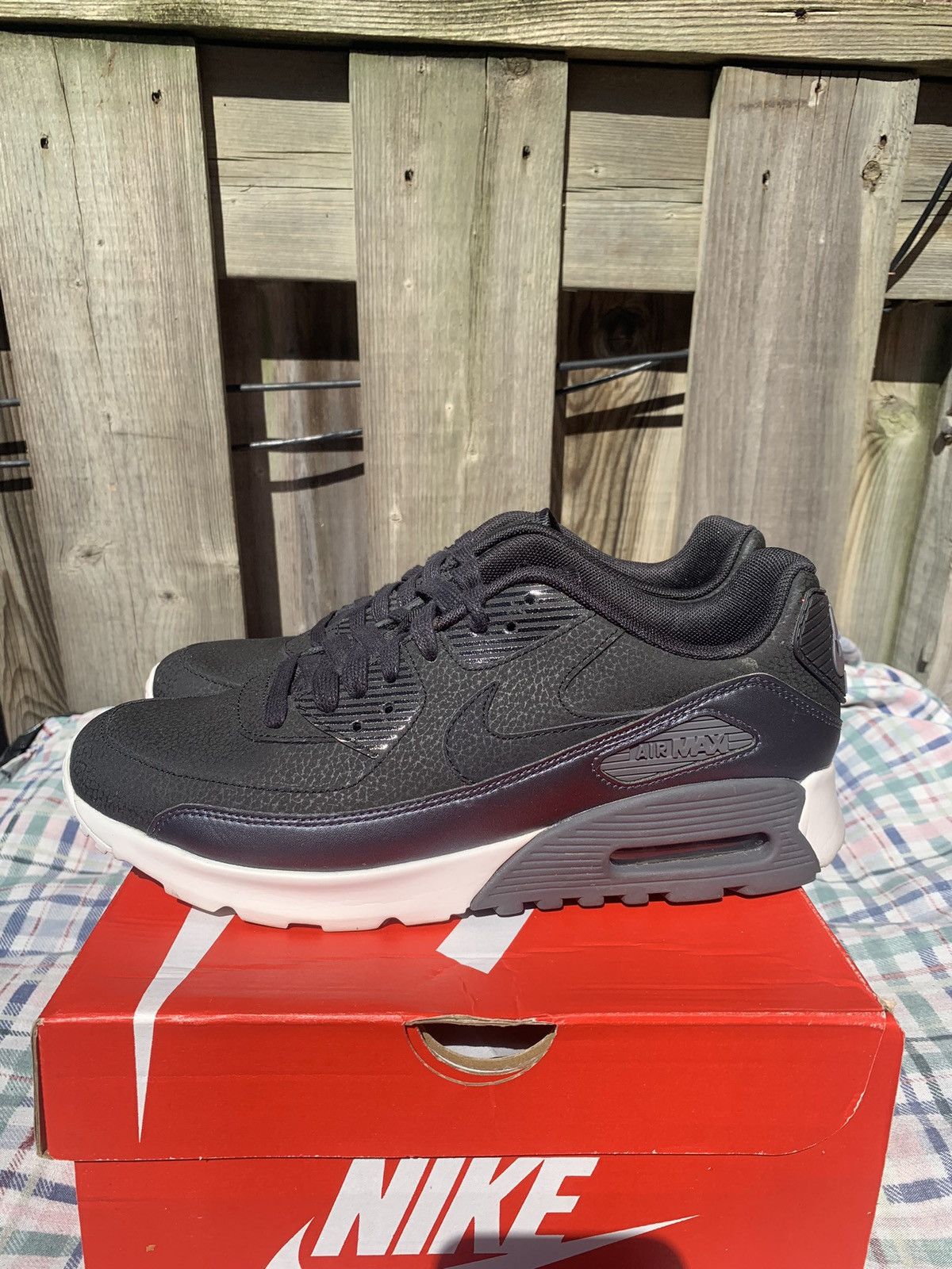 Nike Nike Air Max 90 Black Metallic Graphite Size US 8.5 / EU 41-42 - 4 Thumbnail