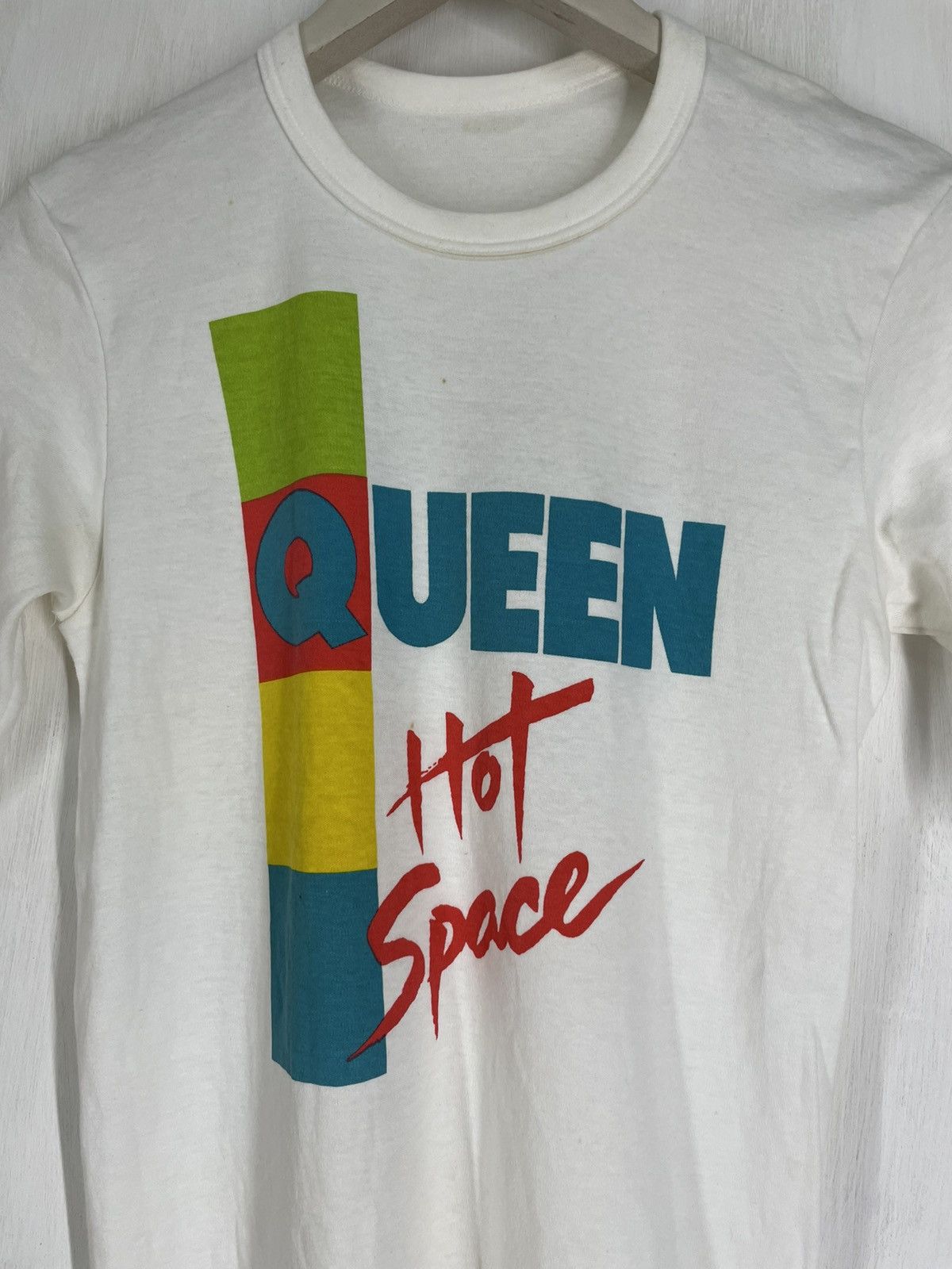 Band Tees × Vintage Vintage 80s Queen hot space 10th anniversary rock band tee Size US XS / EU 42 / 0 - 3 Thumbnail