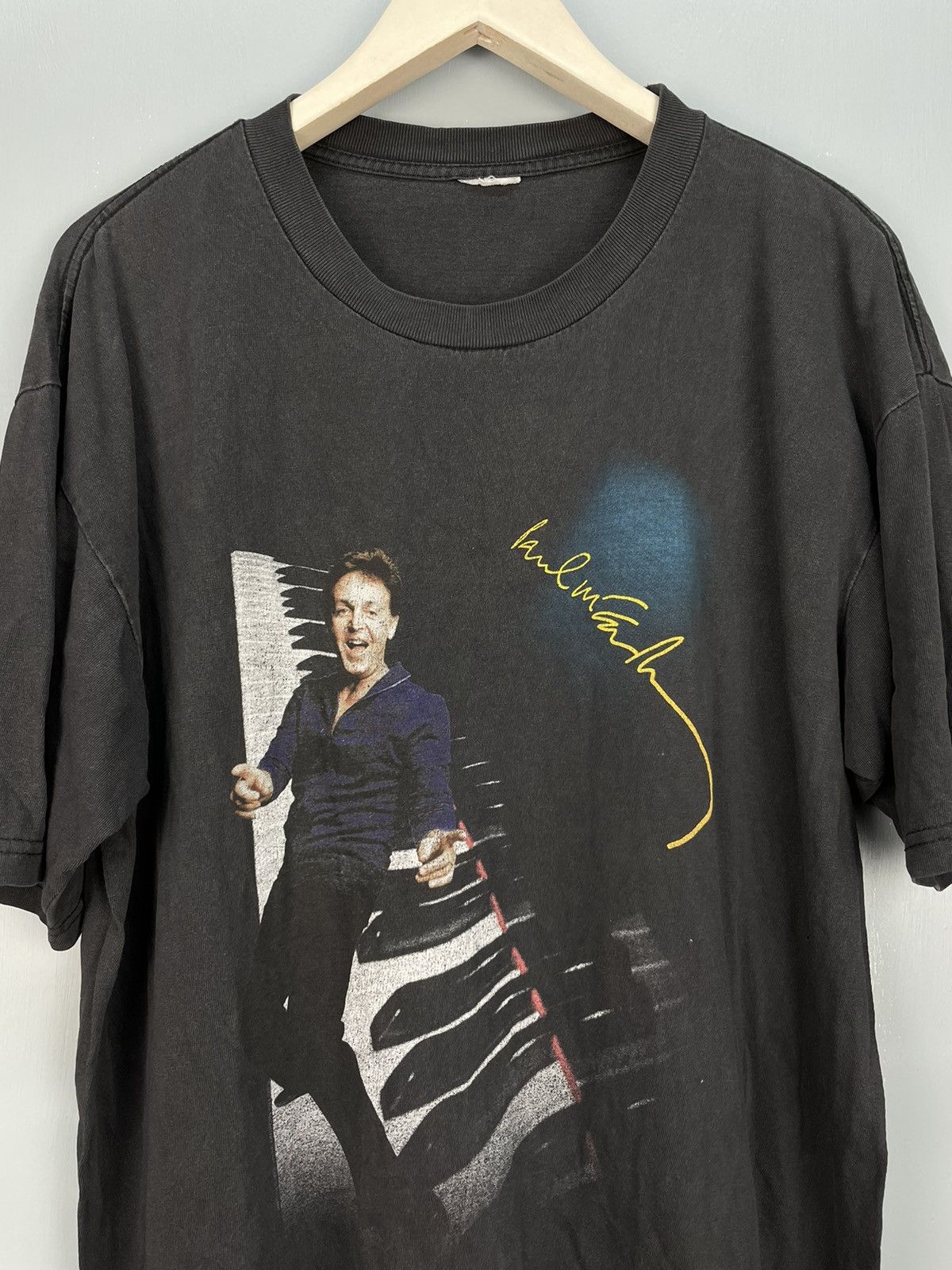 Band Tees Vintage Y2K Paul Mccartney The Beatles tour concert t shirt Size US L / EU 52-54 / 3 - 3 Thumbnail