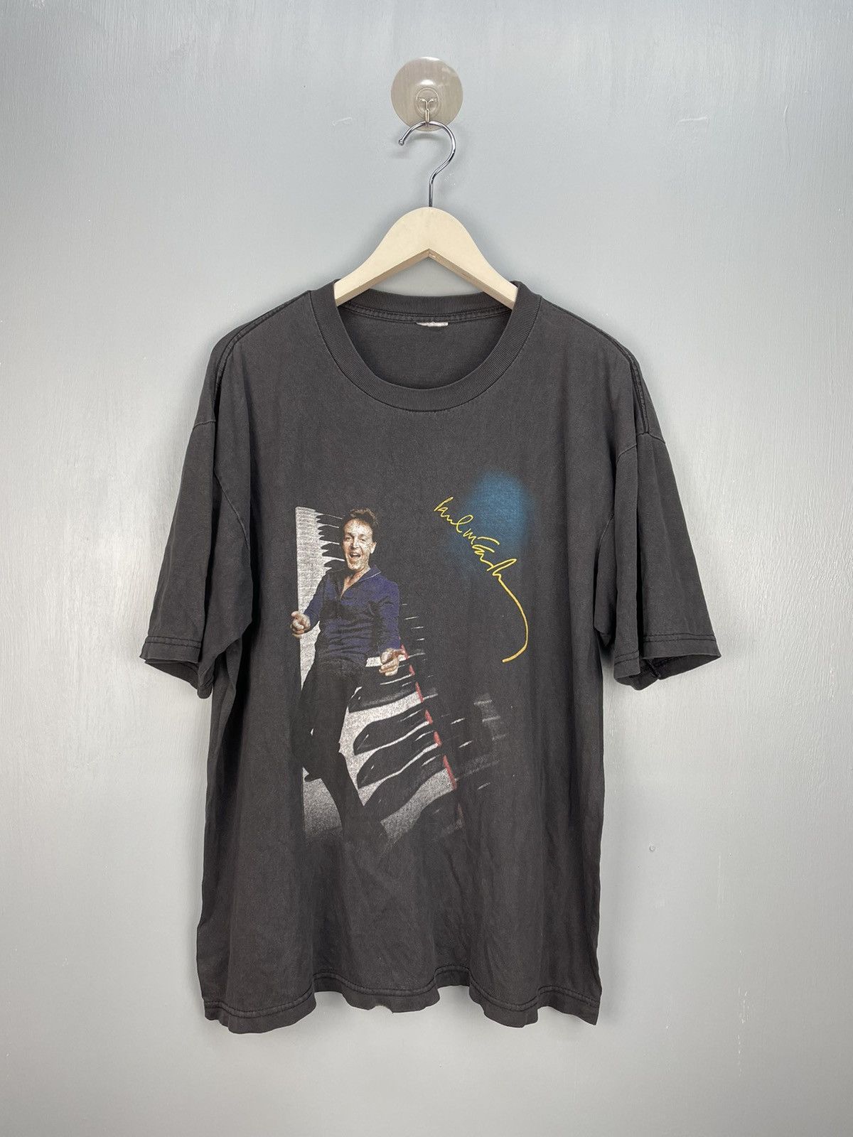 Band Tees Vintage Y2K Paul Mccartney The Beatles tour concert t shirt Size US L / EU 52-54 / 3 - 1 Thumbnail