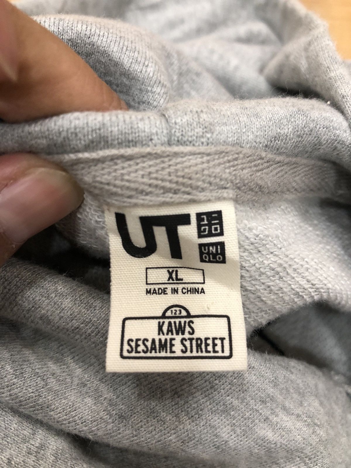 Kaws × Uniqlo Kaws Sesame Street xx Hoodie Size US XL / EU 56 / 4 - 4 Thumbnail