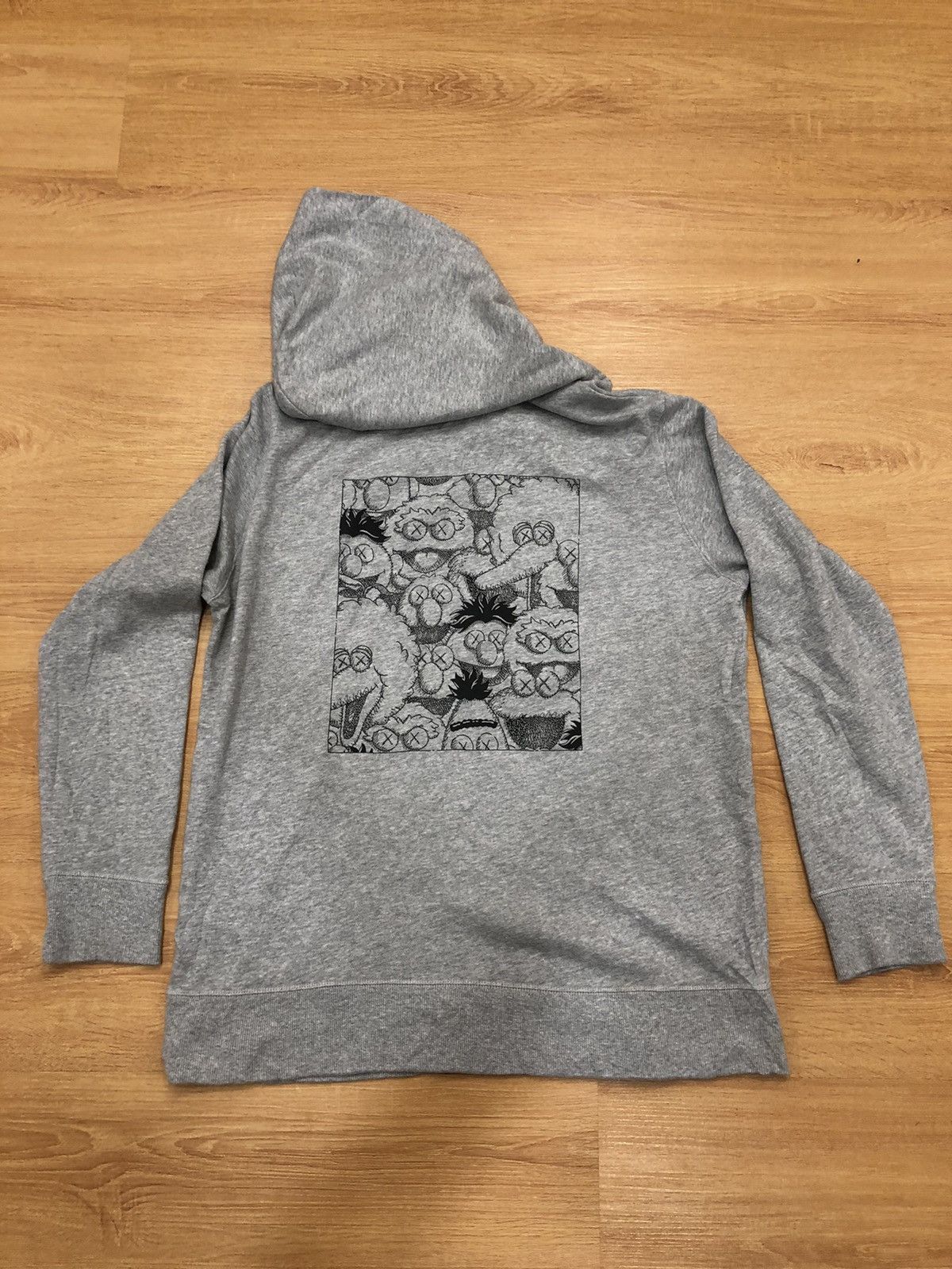 Kaws × Uniqlo Kaws Sesame Street xx Hoodie Size US XL / EU 56 / 4 - 2 Thumbnail