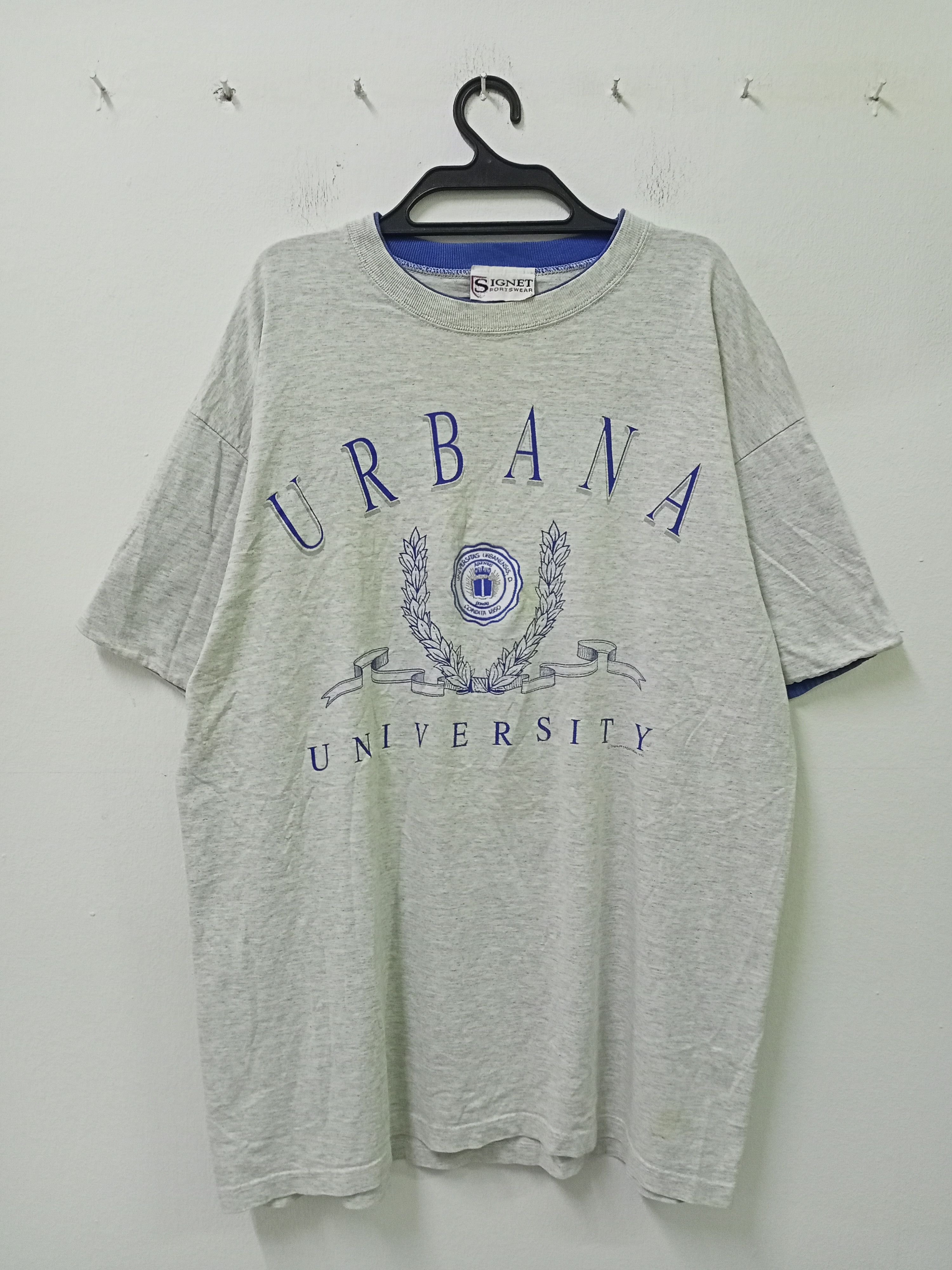 Vintage Vintage 90's Urbana University T-shirt Size US XL / EU 56 / 4 - 1 Thumbnail
