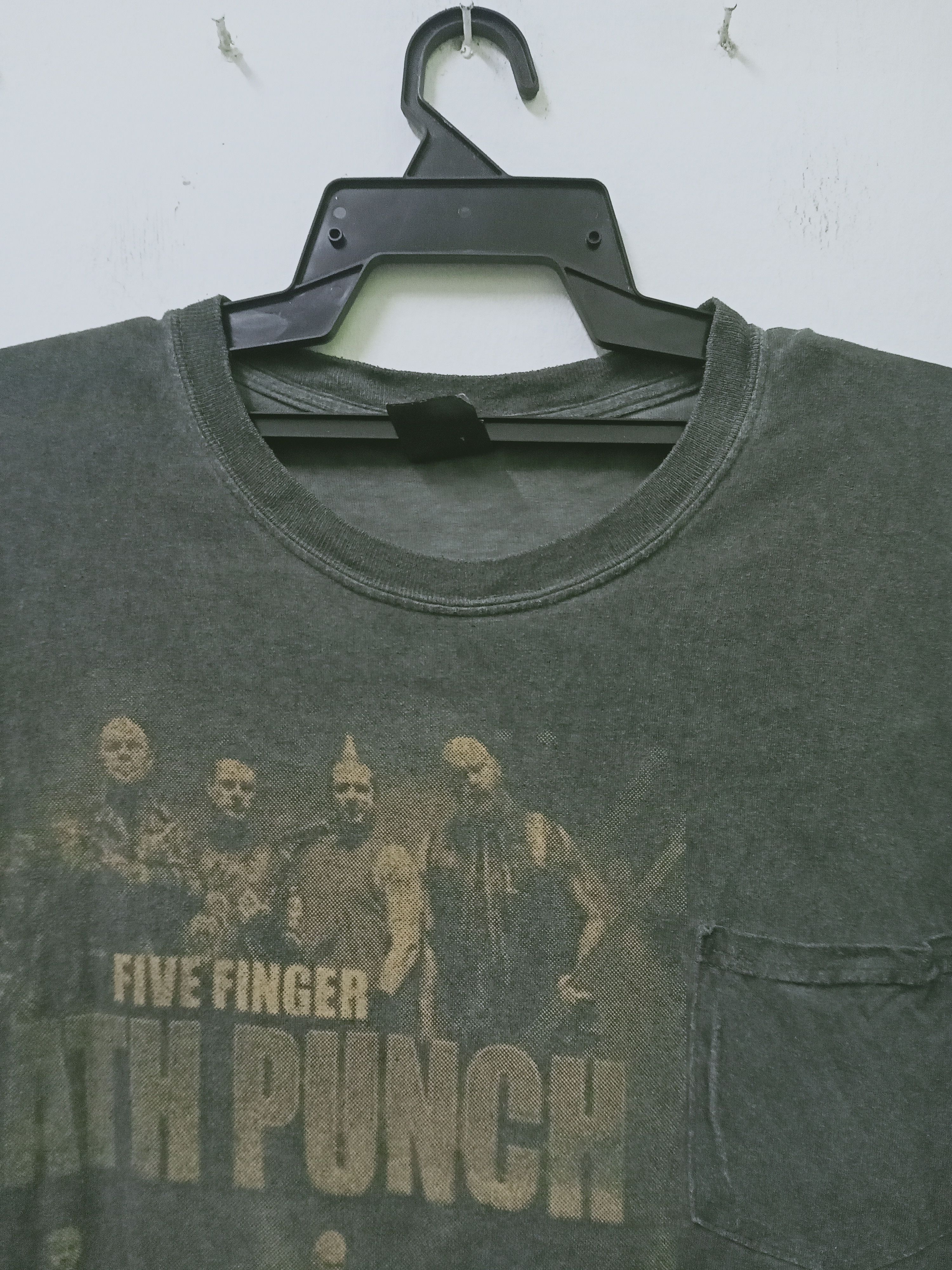 Band Tees Five Finger Death Punch Breaking Benjamin Band T shirt Size US XL / EU 56 / 4 - 4 Thumbnail